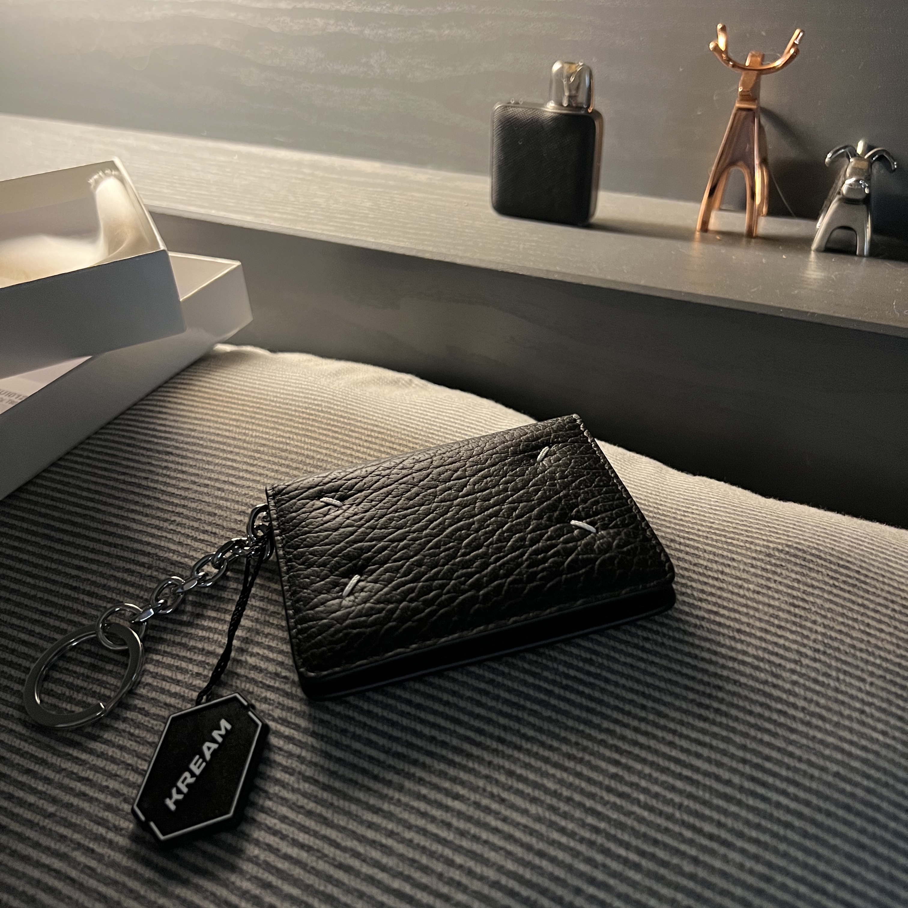 Maison Margiela Keyring Wallet Black 착용 스타일 - 2