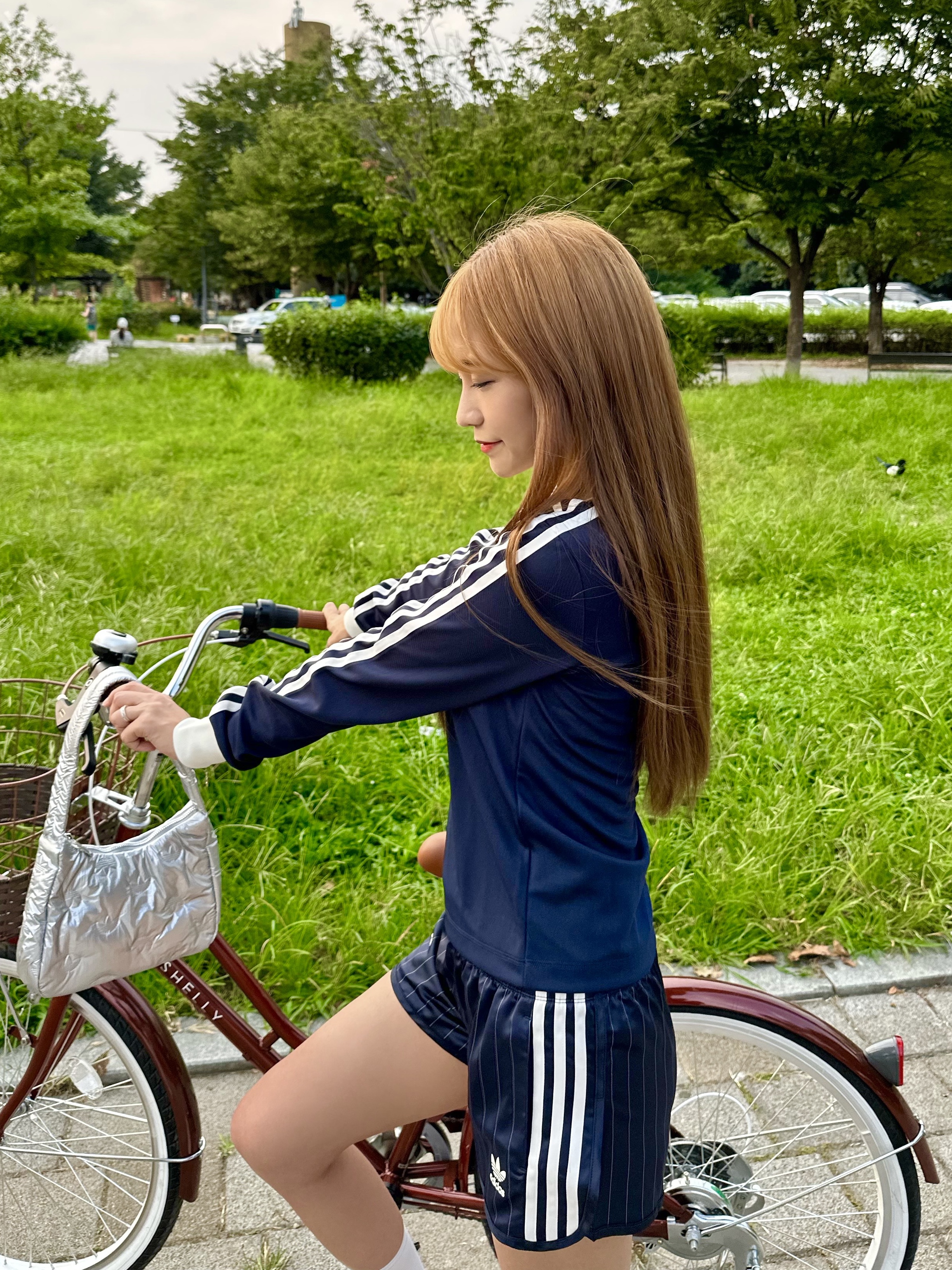 Adidas x Sporty & Rich Samba Cream Blue, (W) Adidas x Sporty & Rich Long Sleeve Football Jersey Legend Ink - KR Sizing 착용 스타일 - 2