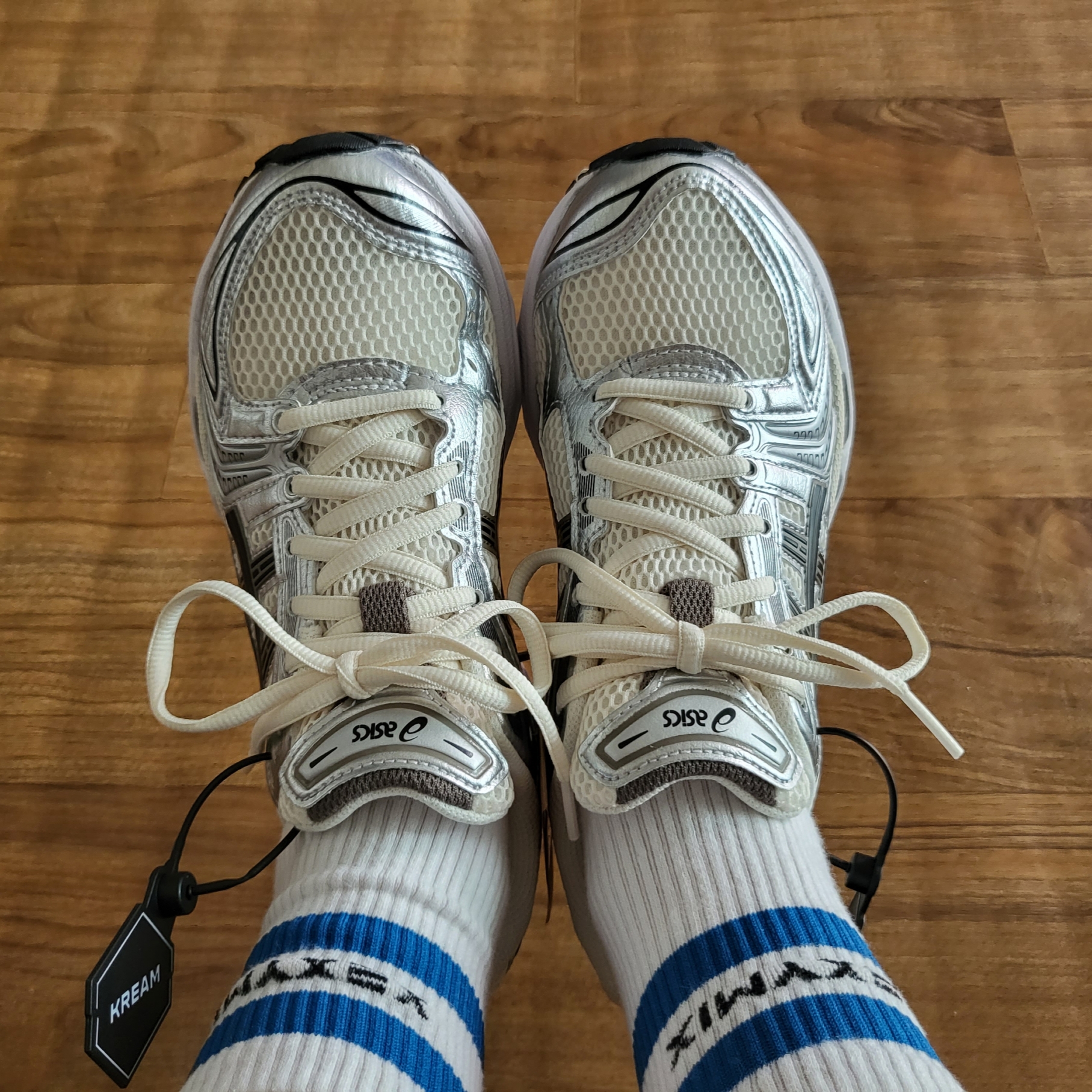 Asics Gel-Kayano 14 Cream Black 착용 스타일