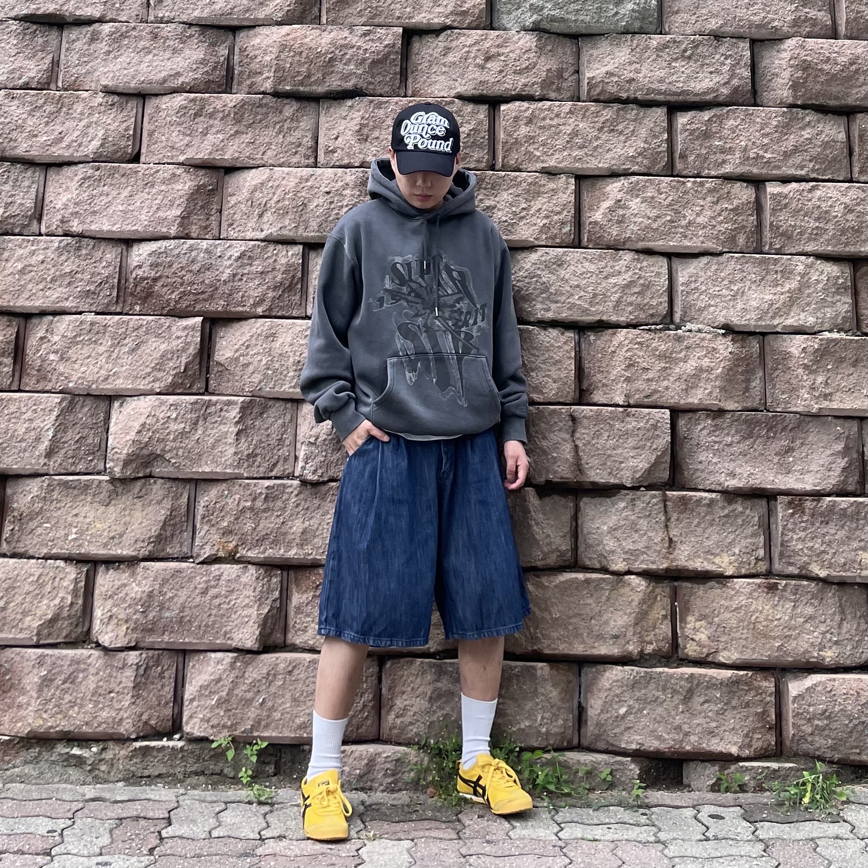 Onitsuka Tiger Mexico 66 Yellow Black 착용 스타일 - 2