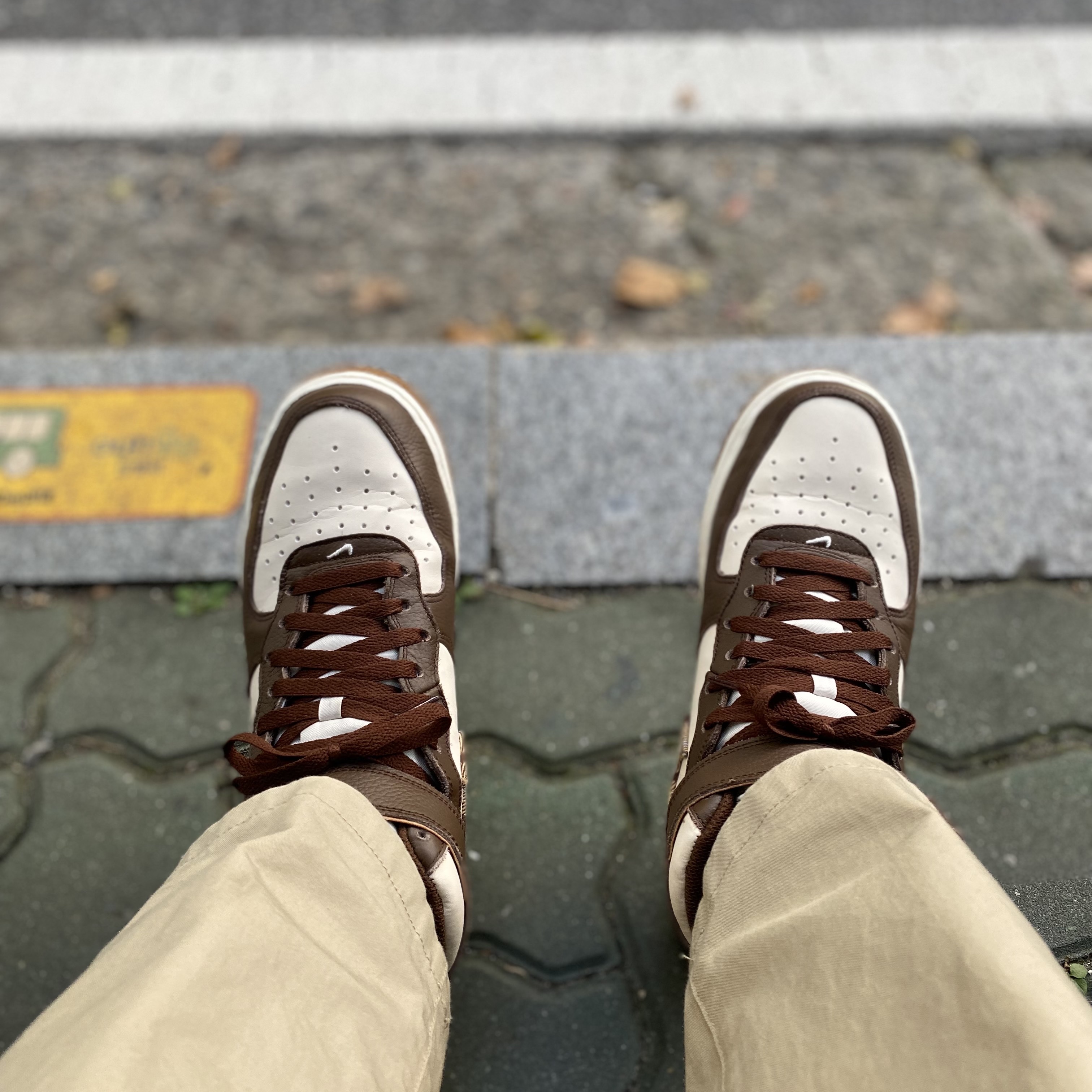 Nike Air Force 1 Mid '07 LX Cacao Wow and Pale Ivory 착용 스타일 - 3