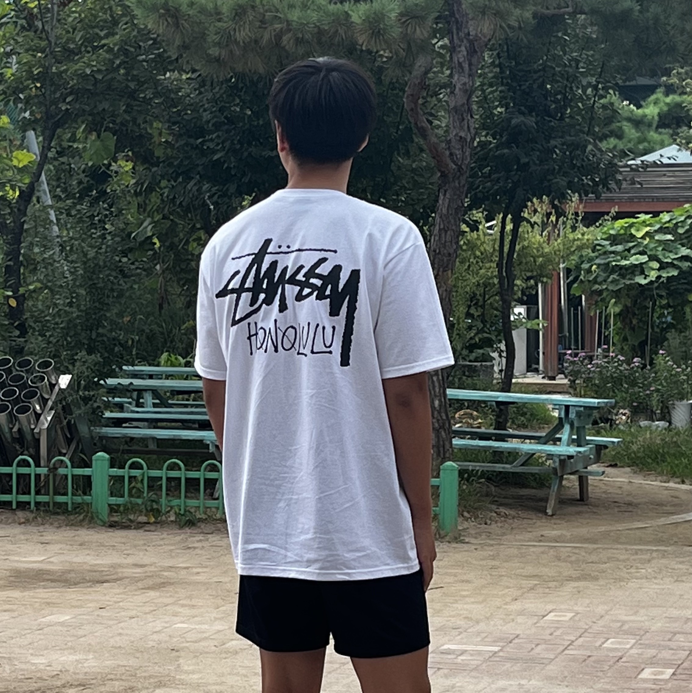 Stussy Stock Honolulu T-Shirt White 착용 스타일