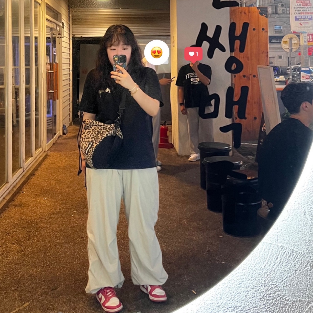 Supreme Mesh Small Backpack Leopard - 23SS, Stussy Summer LB T-Shirt Black 착용 스타일