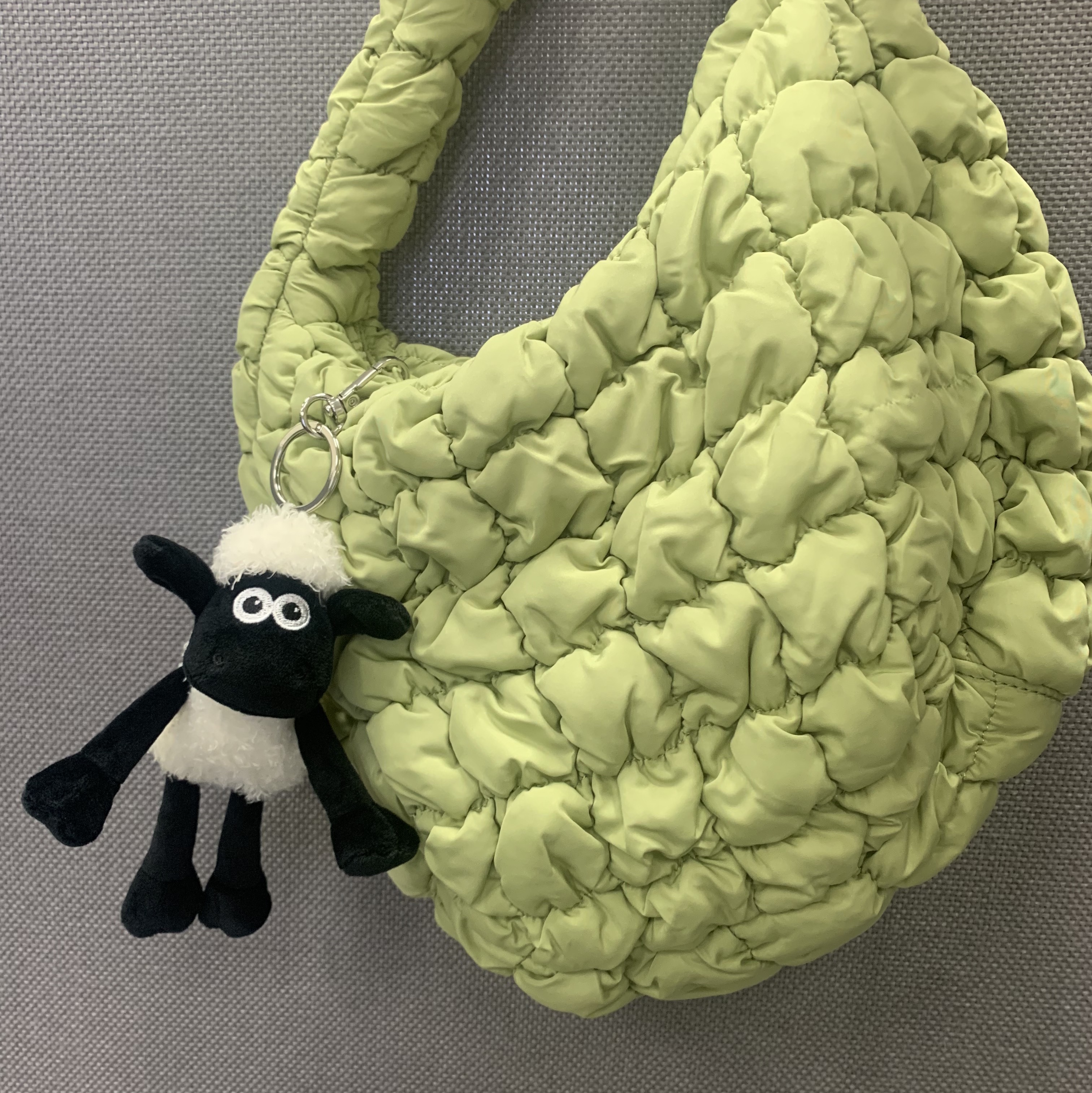 COS Quilted Mini Bag Light Green 착용 스타일