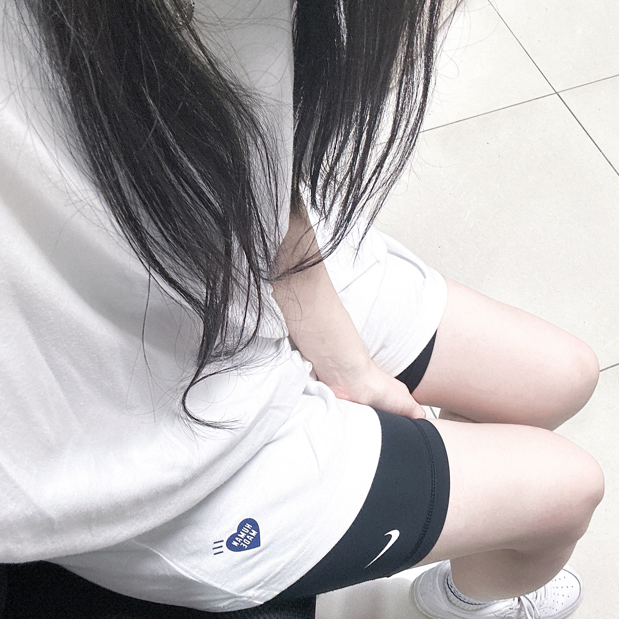 (W) Nike Essential Mid Rise Bike Shorts Black - Asia, Human Made T-Shirts White (3 Pack) 착용 스타일 - 1