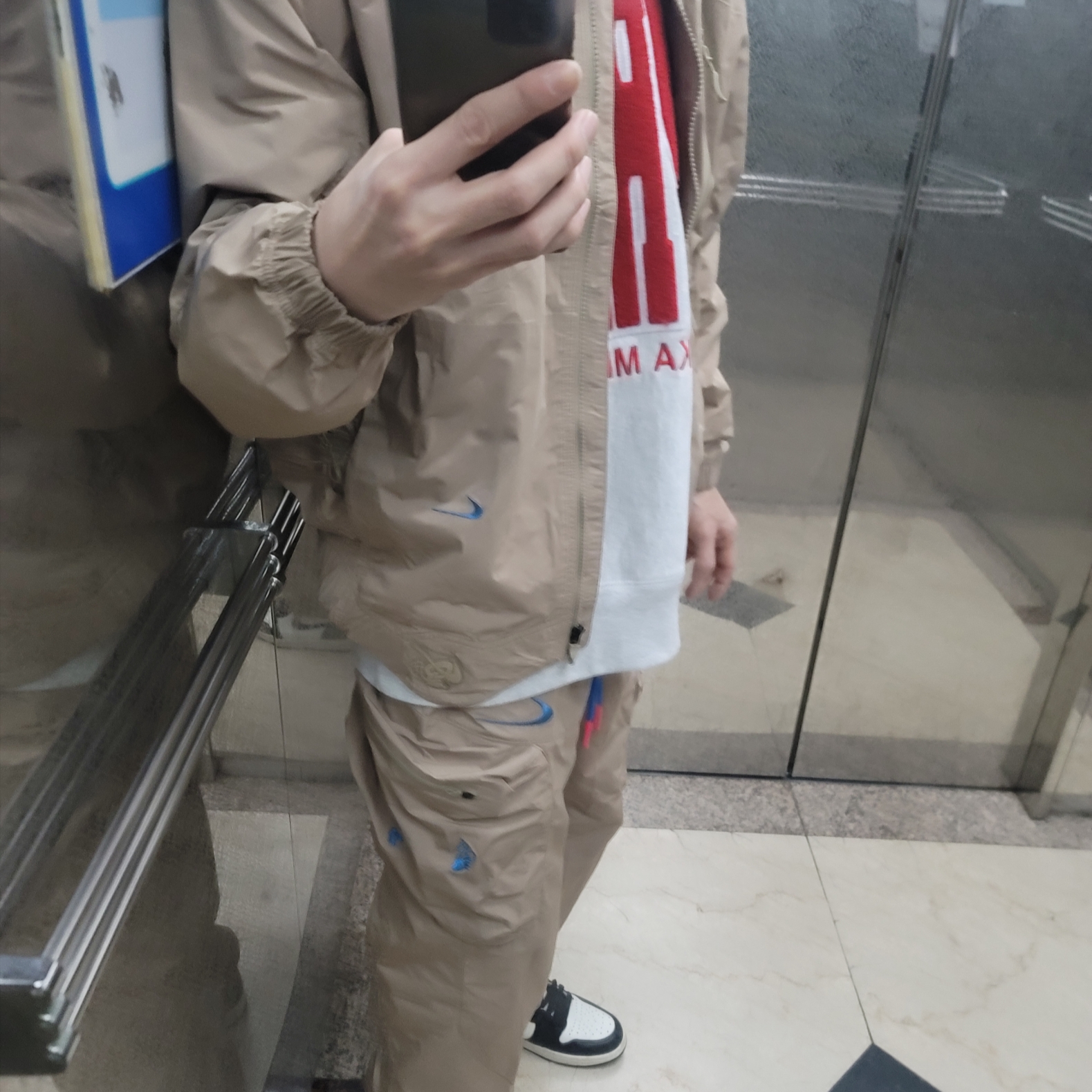 Nike x Off-White NRG Track Suit Khaki - Asia 착용 스타일 - 2