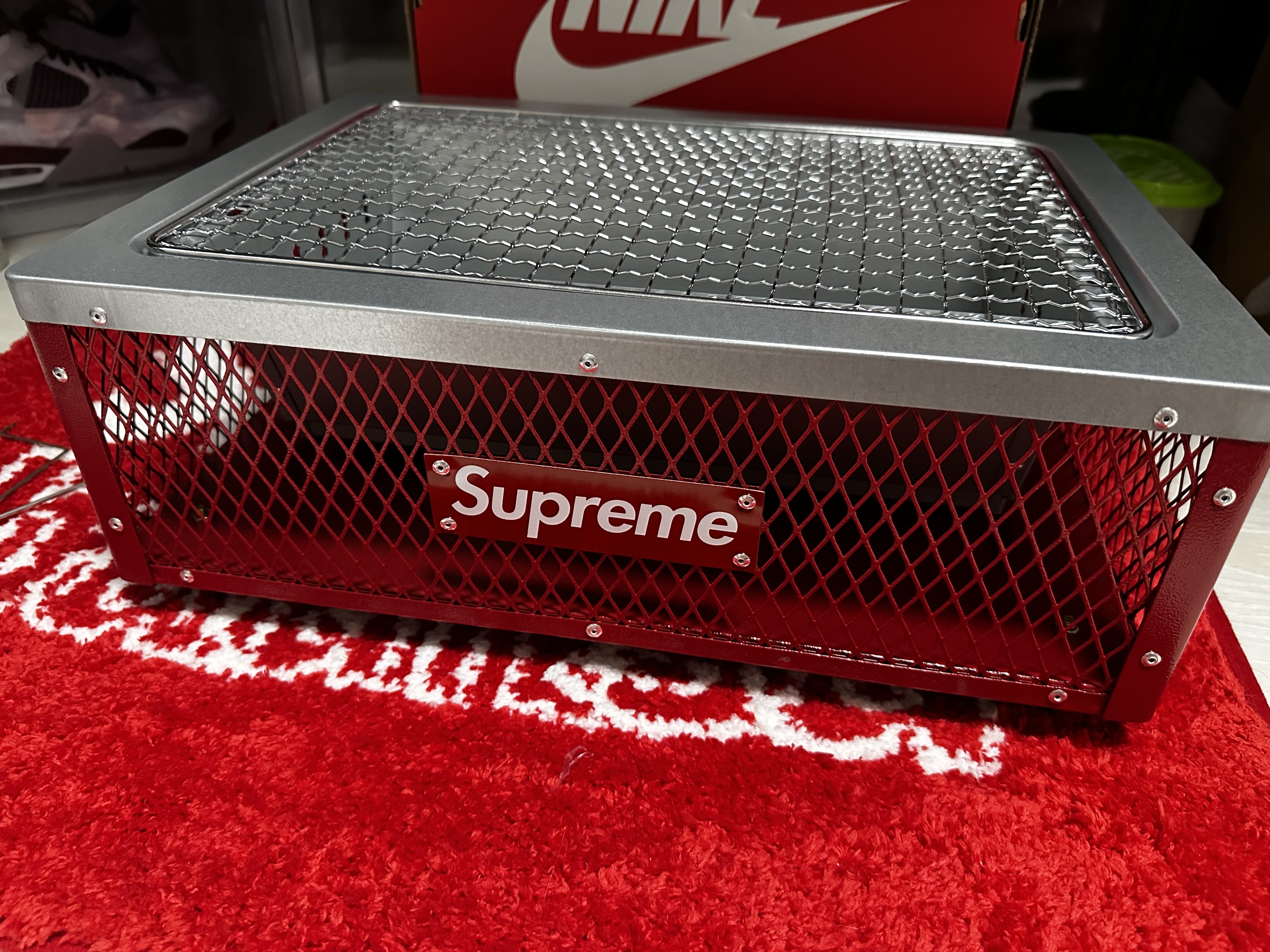 Supreme x Coleman Charcoal Grill Red - 23SS 착용 스타일 - 1