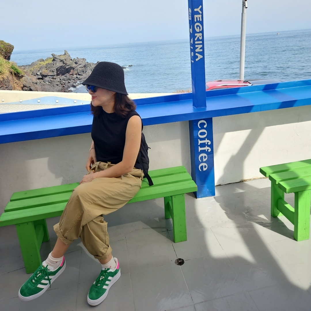 (W) Adidas Gazelle Bold Green Cloud White 착용 스타일 - 2