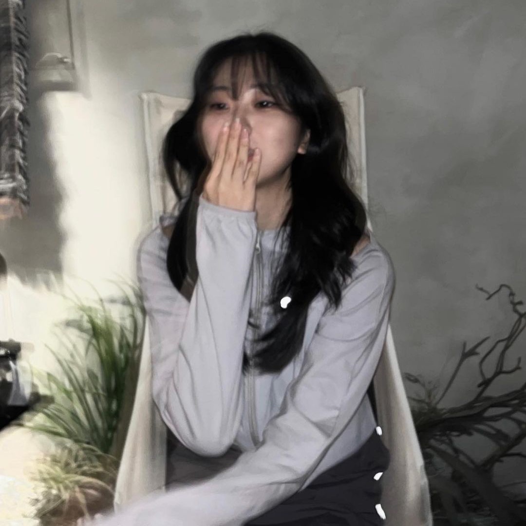 Art Of Field Off The Shoulder Hooded Jacket Light Gray 착용 스타일 - 1