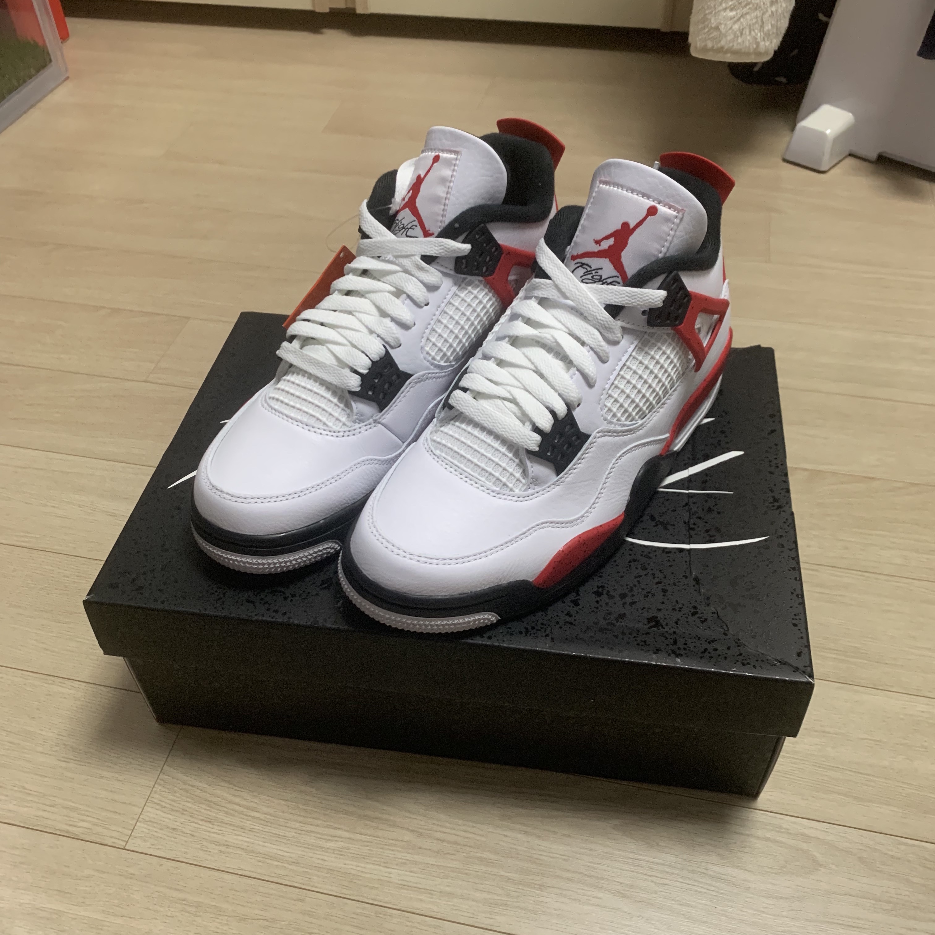 Jordan 4 Retro Red Cement 착용 스타일 - 1