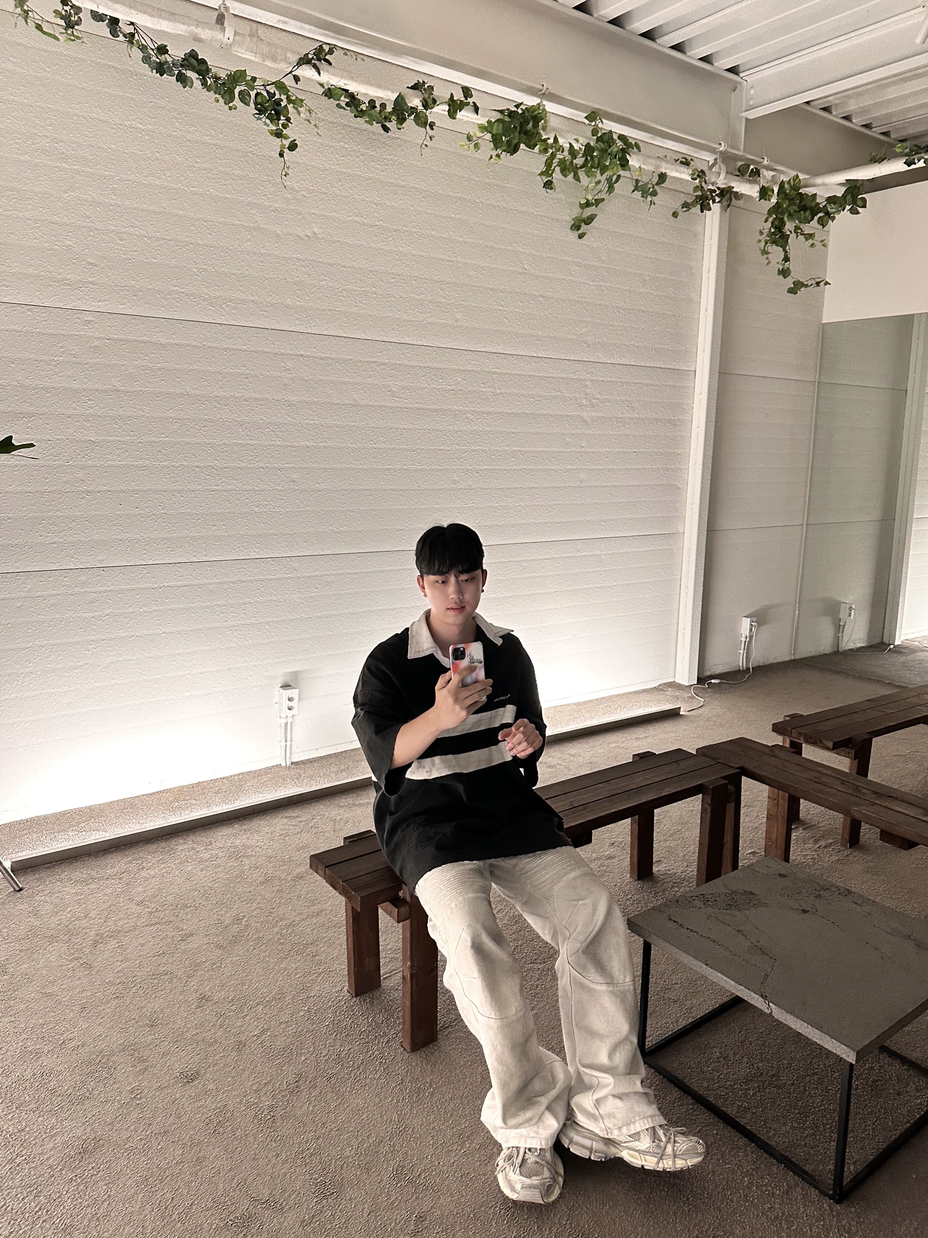 Project G/R Bullied Half Polo Shirts Black, Balenciaga 3XL Sneakers Light Beige 착용 스타일 - 3