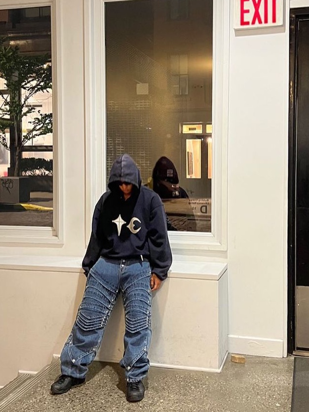 Thug Club Chain Stitch Denim Pants Black, Thug Club Mithril Hoodie Sleeve Black 착용 스타일 - 3