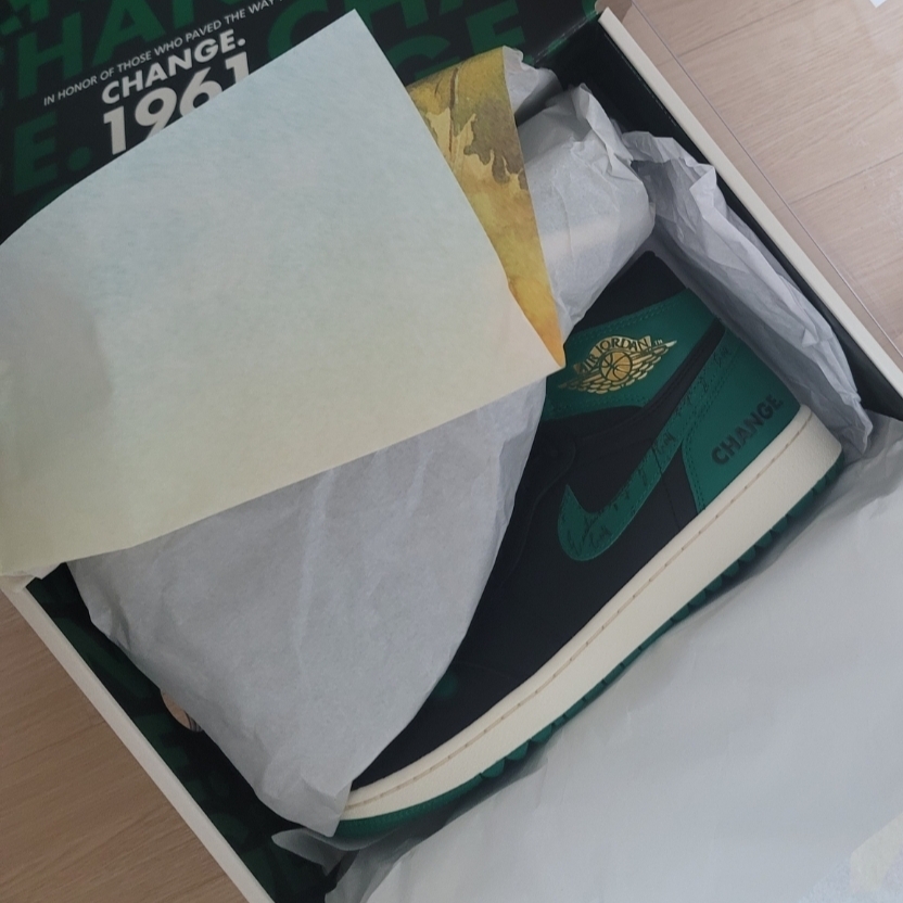 Jordan 1 x Eastside Golf High Golf 1961 Black Malachite 착용 스타일 - 2