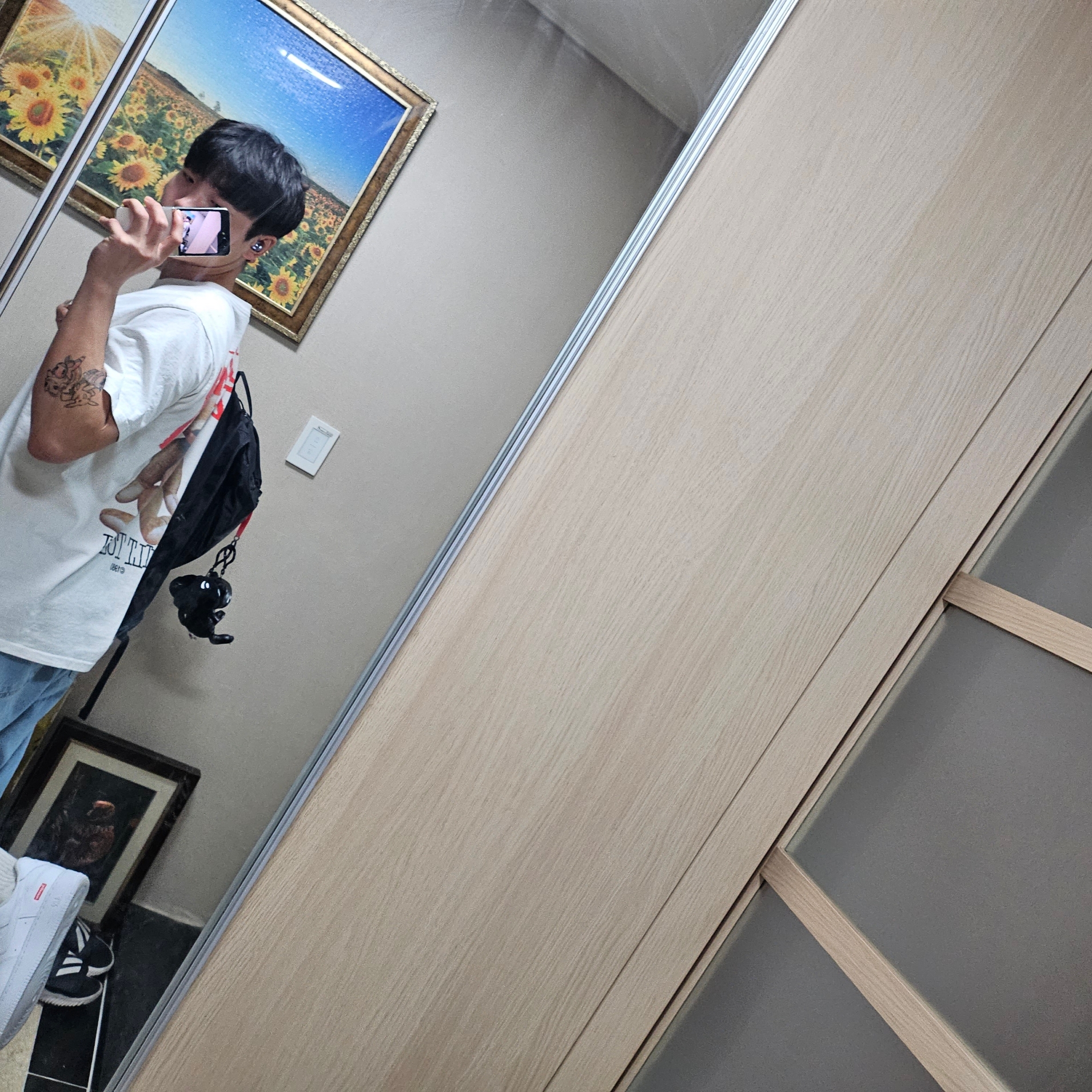 Stussy Built Tough T-Shirt White, Arc'teryx Heliad 10 Backpack Black 착용 스타일 - 2