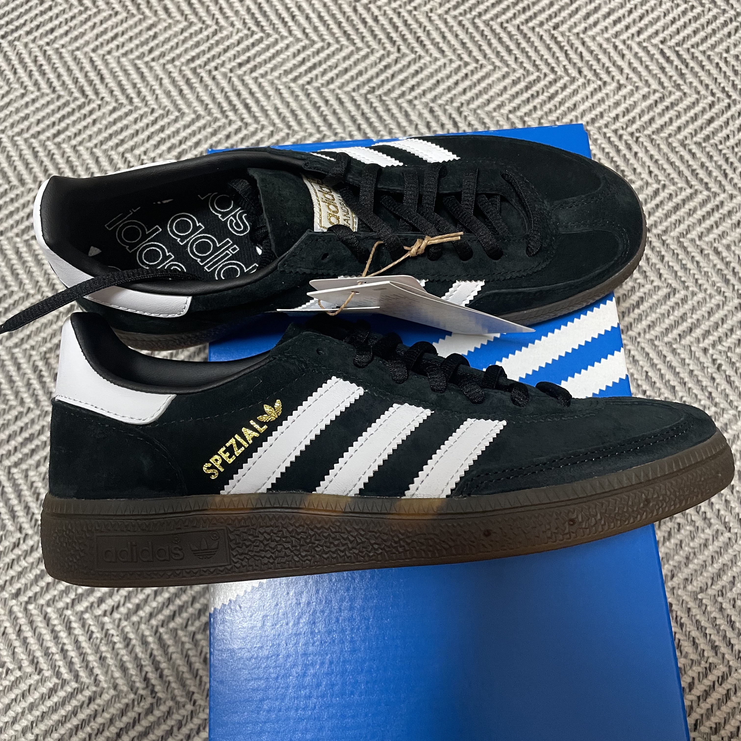Adidas Spezial Handball Core Black 착용 스타일