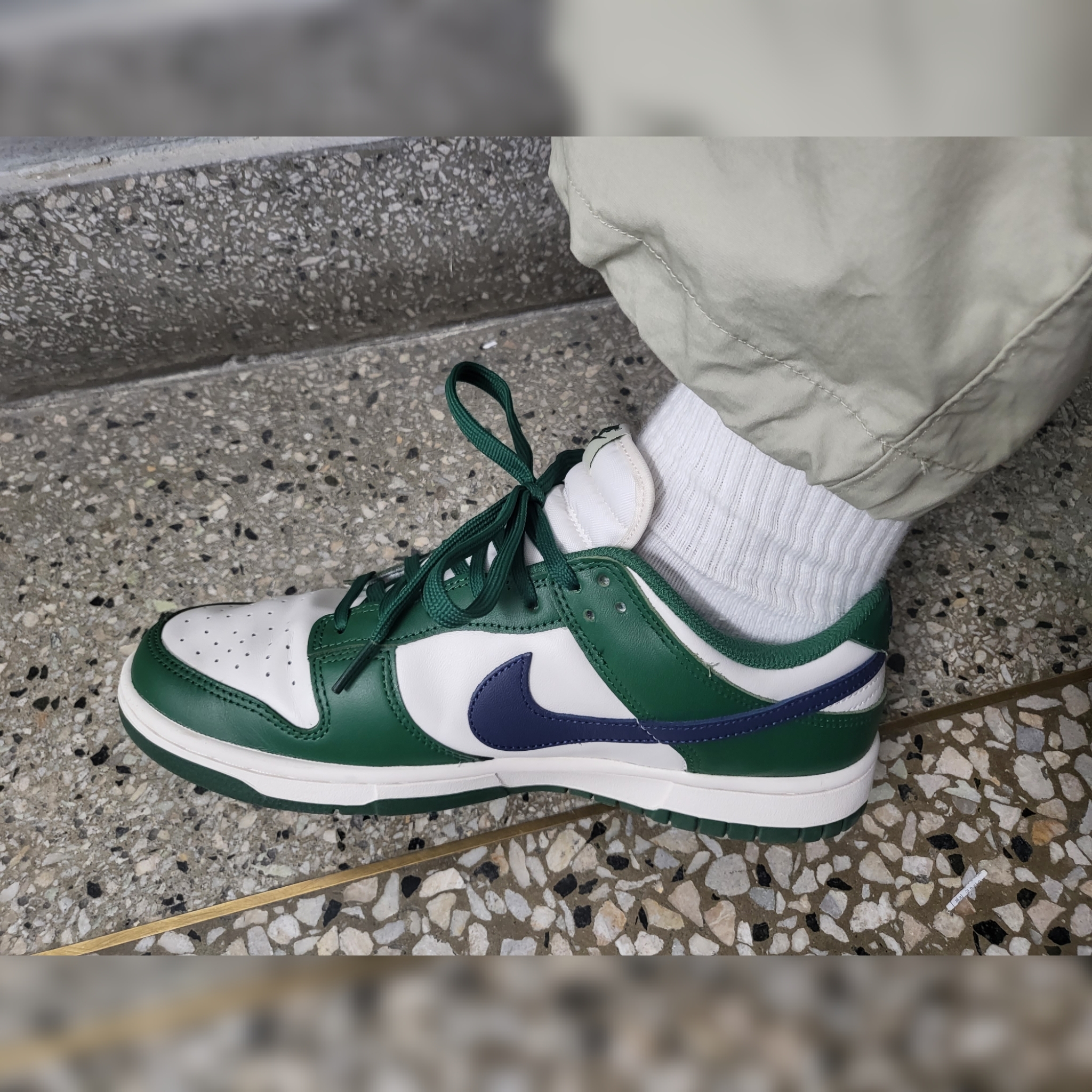 (W) Nike Dunk Low Gorge Green 착용 스타일 - 3