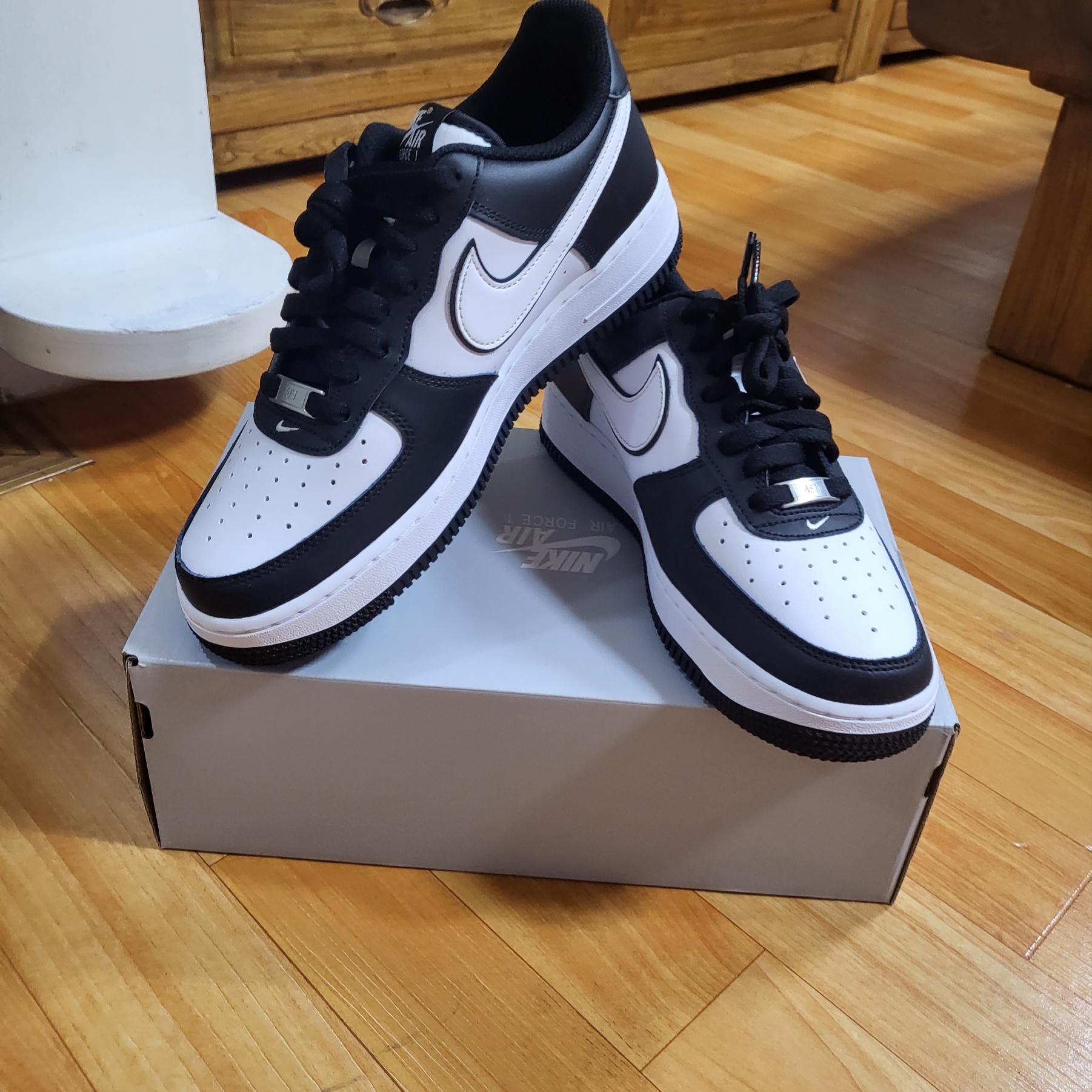Nike Air Force 1 '07 Black White 착용 스타일
