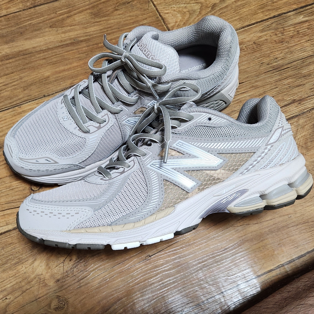 New Balance 860v2 Mars 착용 스타일