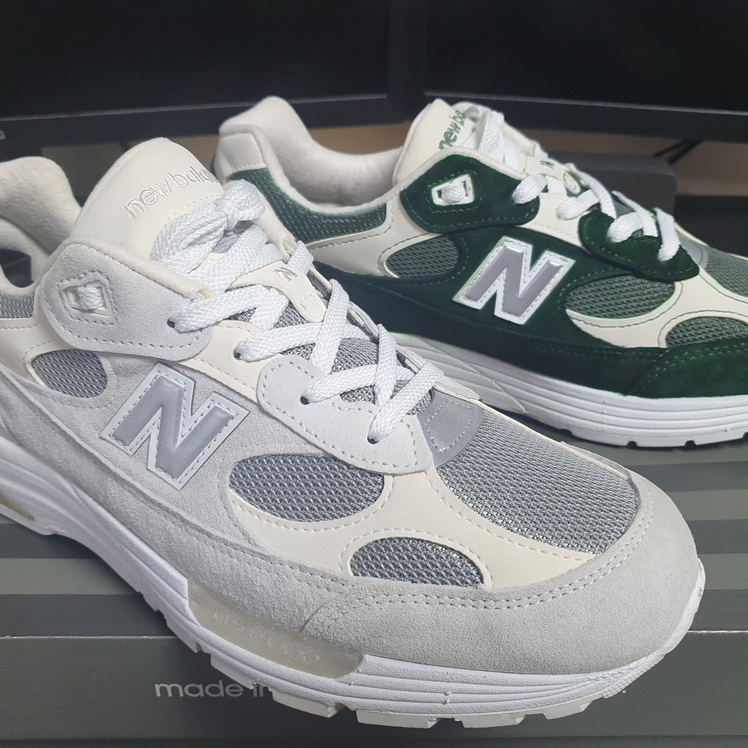 New Balance 992 Made in USA White Silver, New Balance x JJJJound 992 Made in USA Mossy Green 착용 스타일 - 3