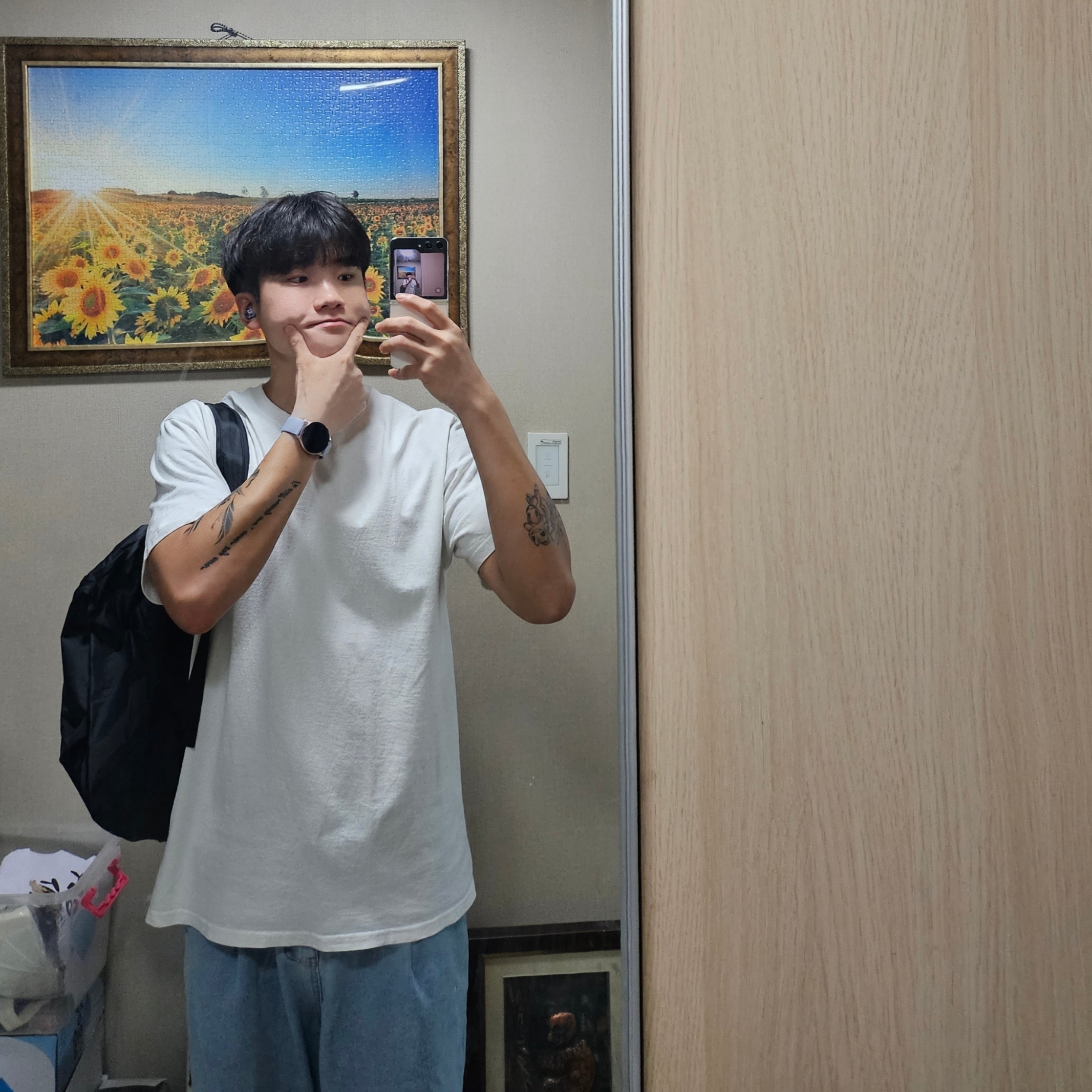 Stussy Built Tough T-Shirt White, Arc'teryx Heliad 10 Backpack Black 착용 스타일 - 1