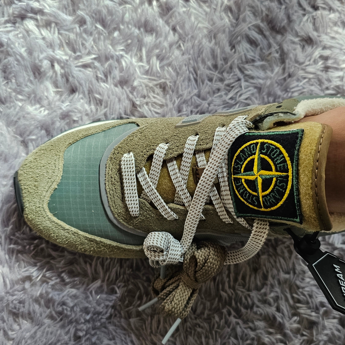 New Balance x Stone Island 574 Legacy Green 착용 스타일