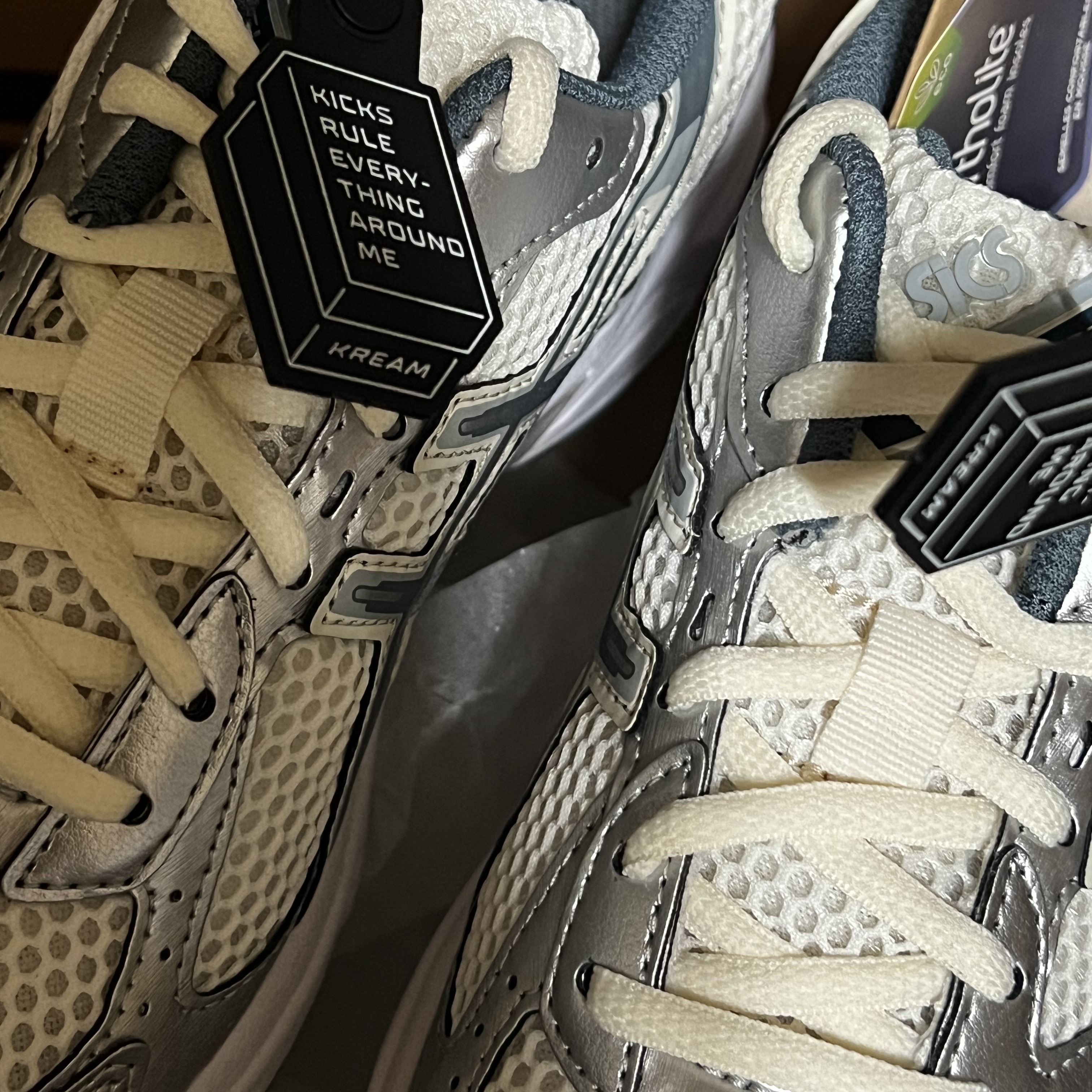 Asics Gel-1130 Cream Ironclad 착용 스타일