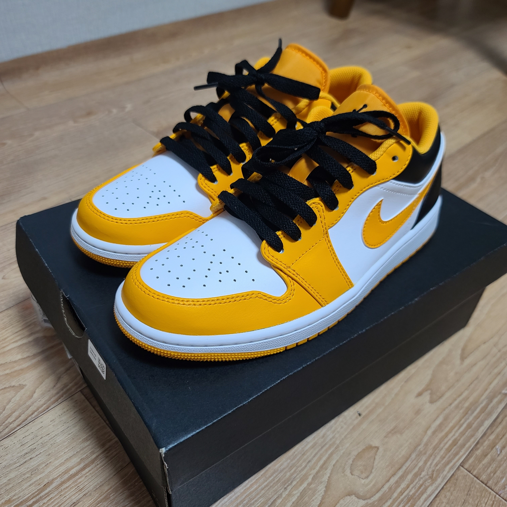 Jordan 1 Low Taxi 착용 스타일