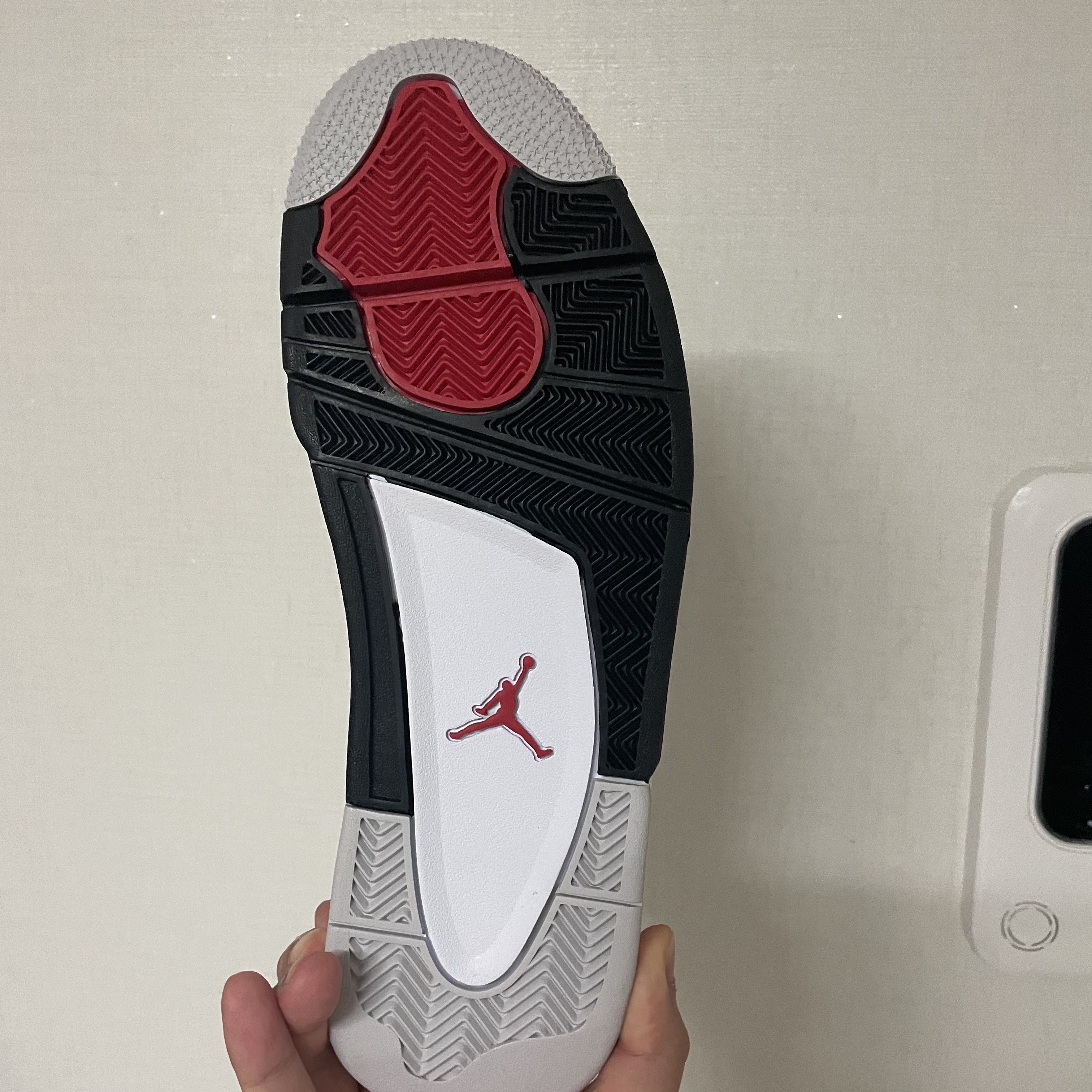Jordan 4 Retro Red Cement 착용 스타일 - 4
