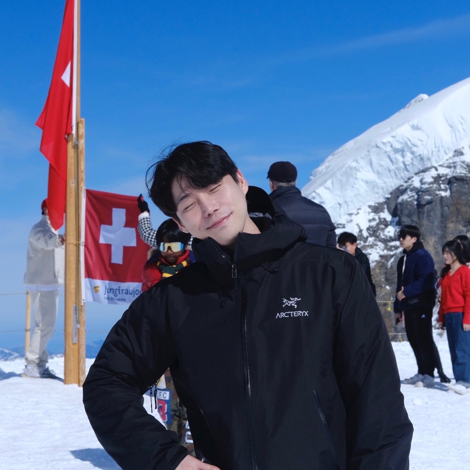 Arc'teryx Beta LT Jacket Black, Salomon XT-6 Gore-Tex Black Ebony 착용 스타일