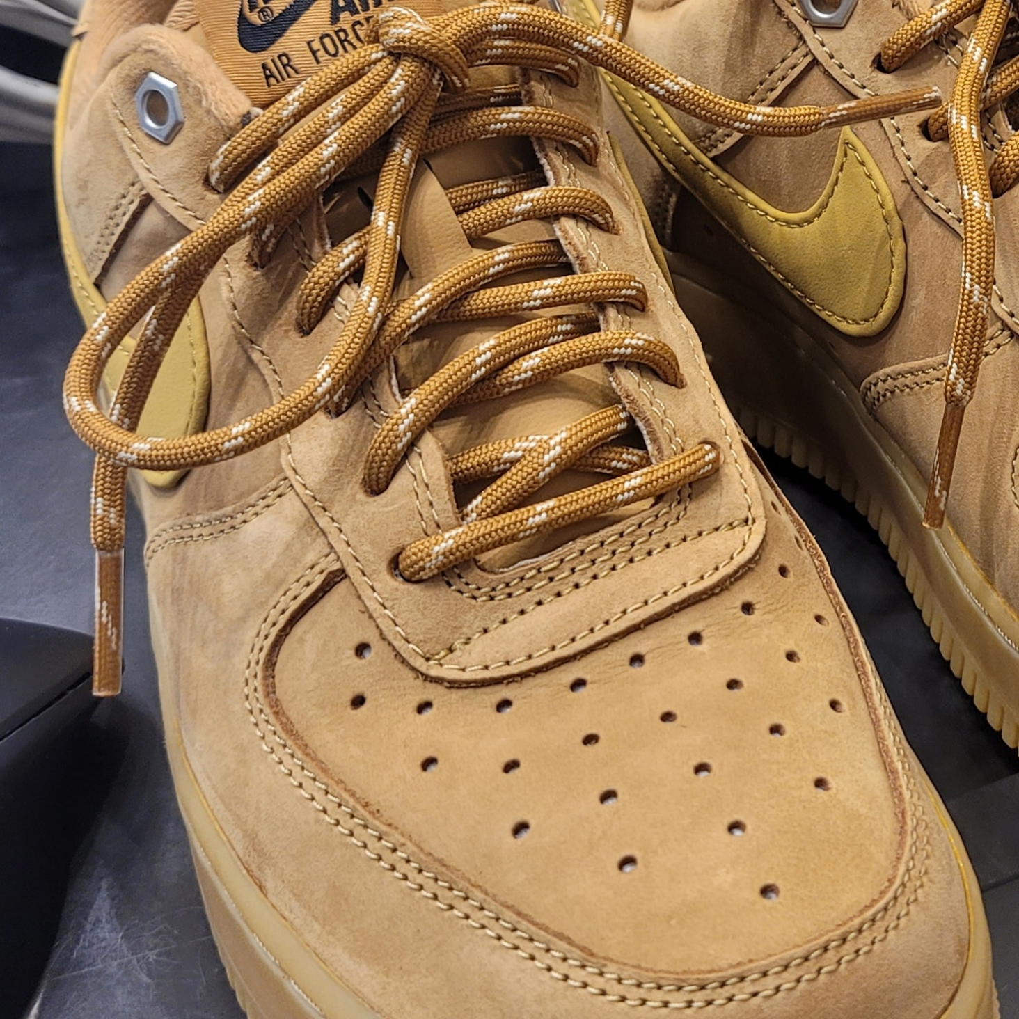 Nike Air Force 1 '07 WB Flax 착용 스타일
