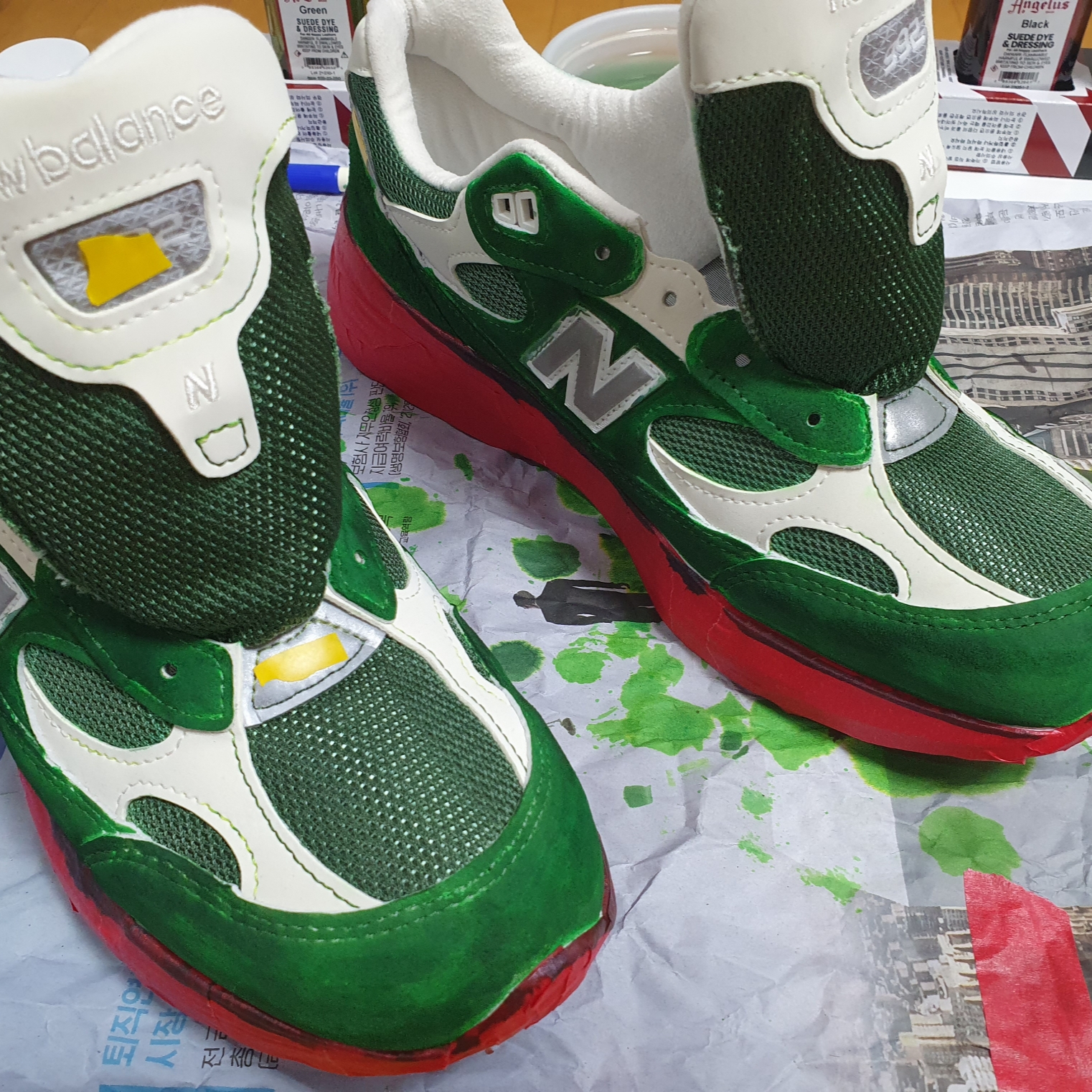 New Balance 992 Made in USA White Silver, New Balance x JJJJound 992 Made in USA Mossy Green 착용 스타일 - 5