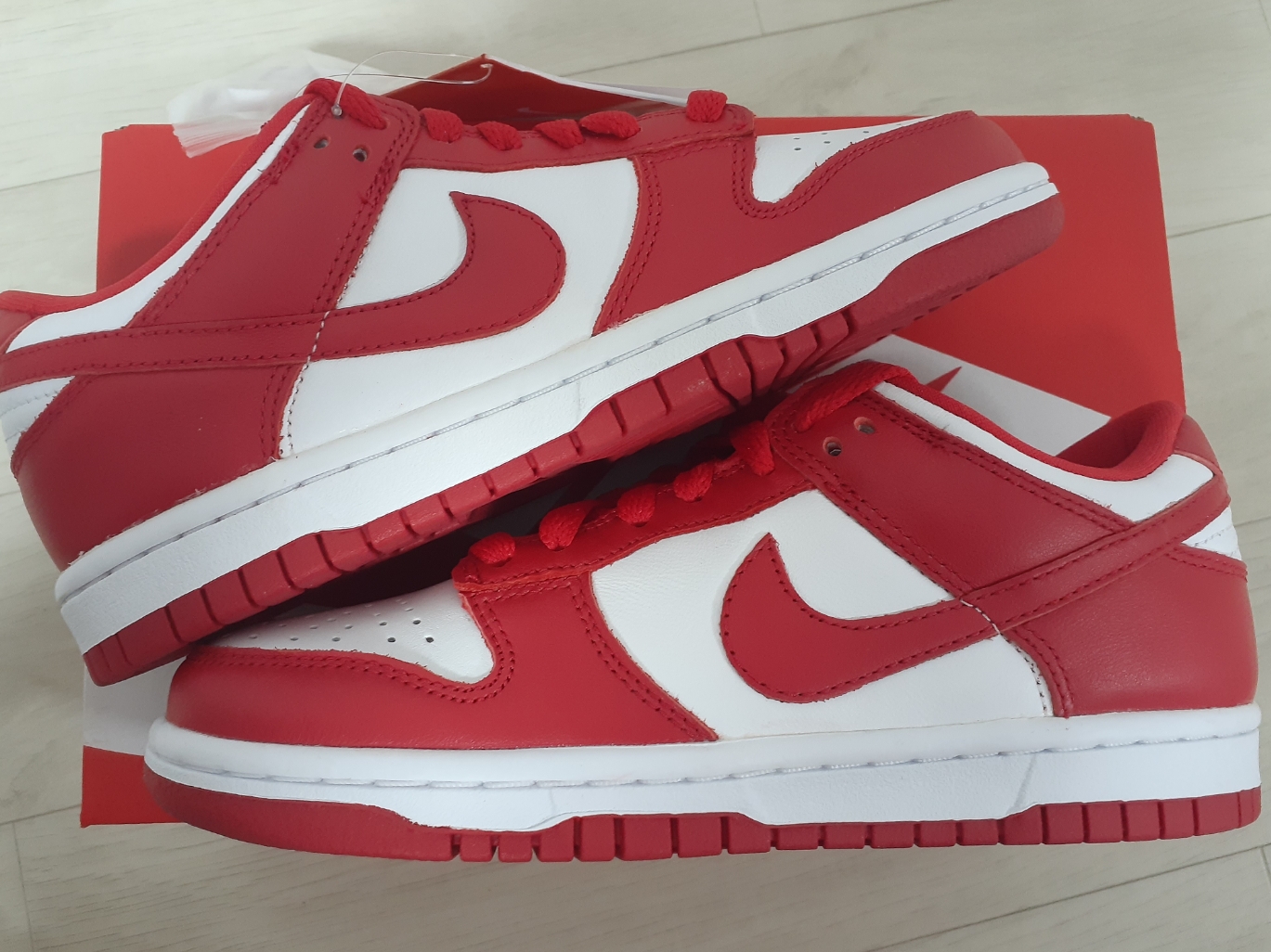 Nike Dunk Low SP White and University Red 2023 착용 스타일