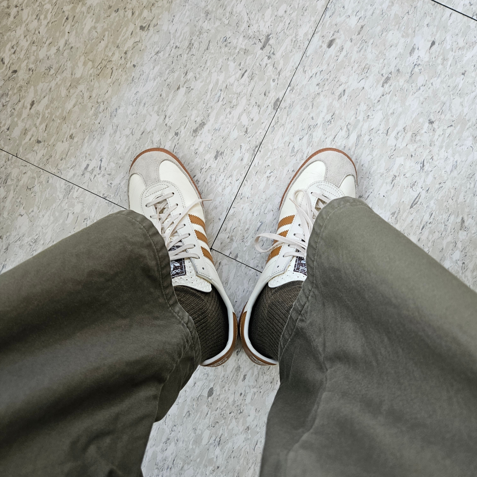 Adidas City Series Triest Cream White 착용 스타일 - 3