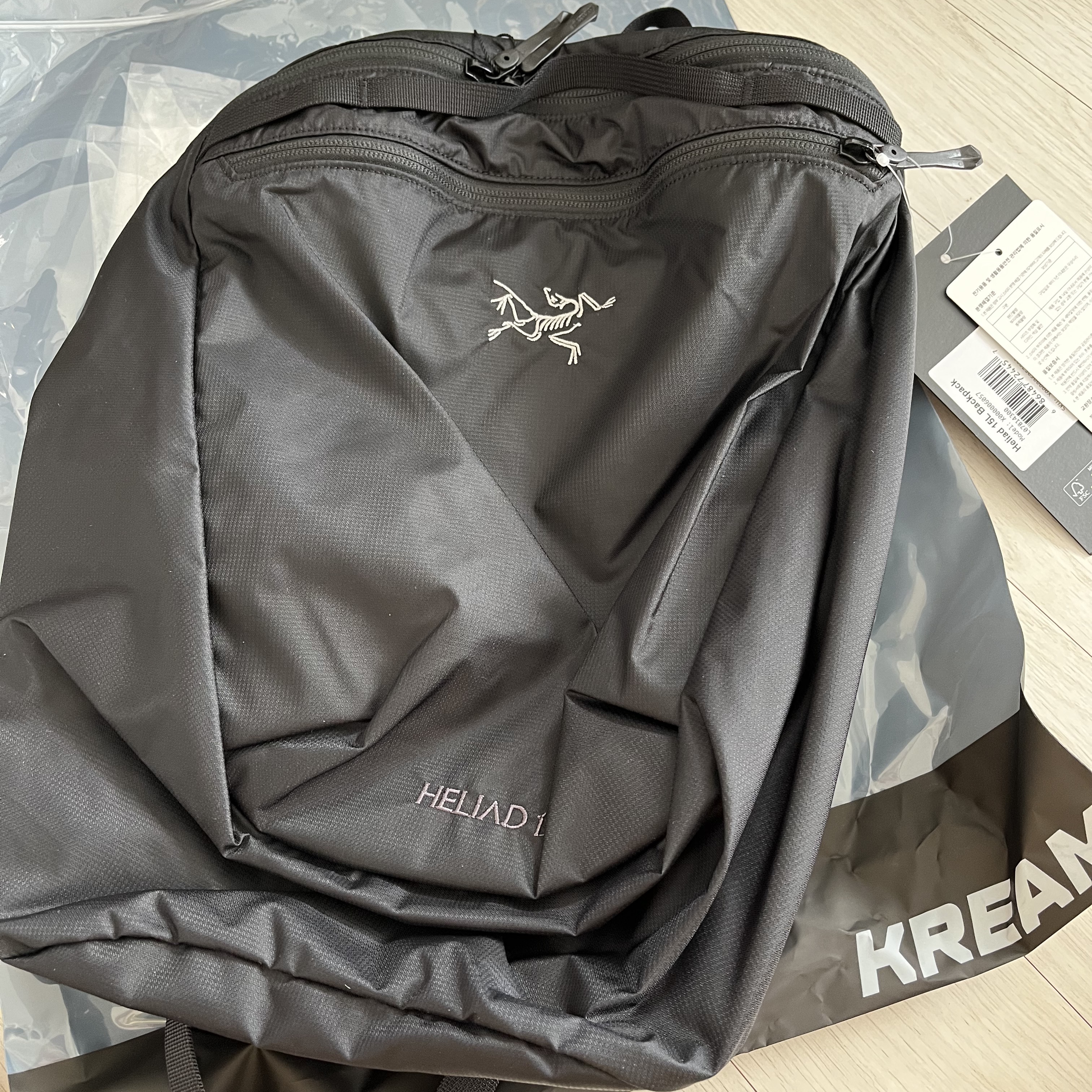 Arc'teryx Heliad 15 Backpack Black 착용 스타일