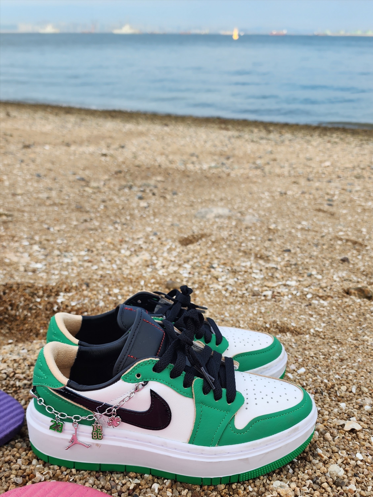(W) Jordan 1 Elevate Low SE Lucky Green 착용 스타일 - 2