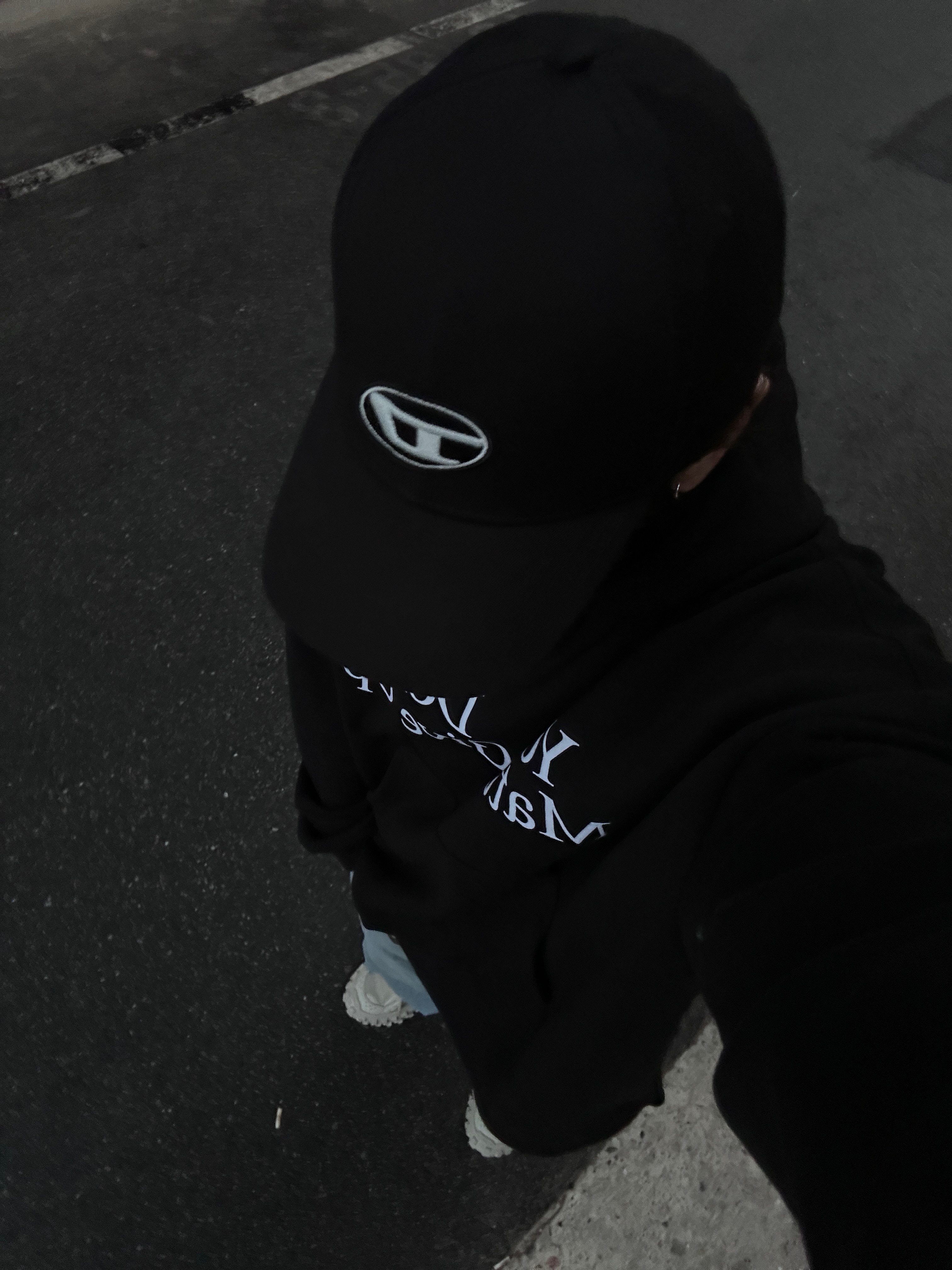 Balenciaga Defender Sneakers Beige, Diesel C-Rune Baseball Cap with D Logo Black 착용 스타일 - 4