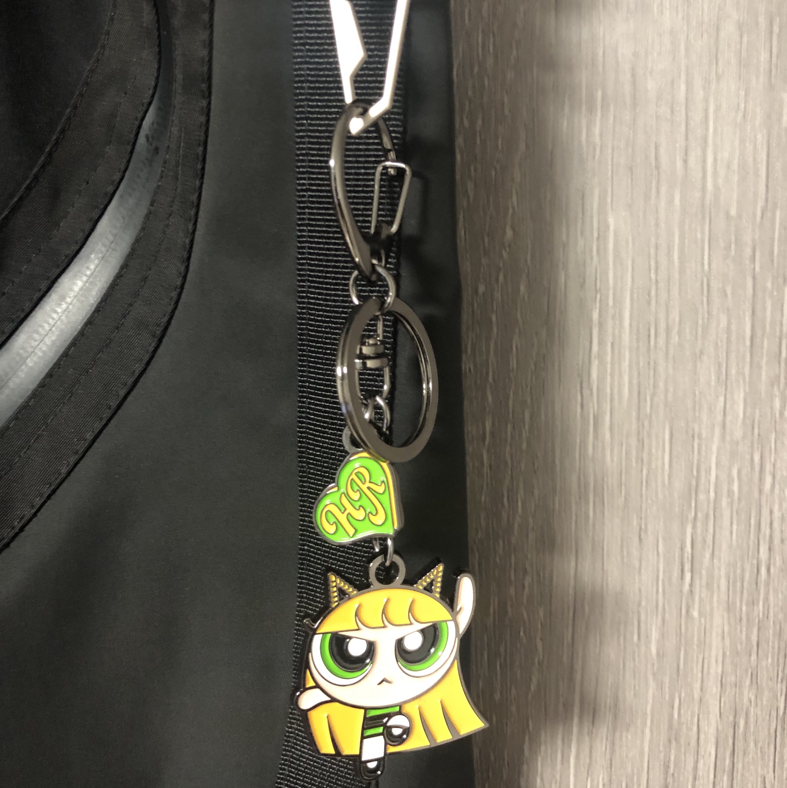 NewJeans x The Powerpuff Girls Metal Keyring Haerin 착용 스타일