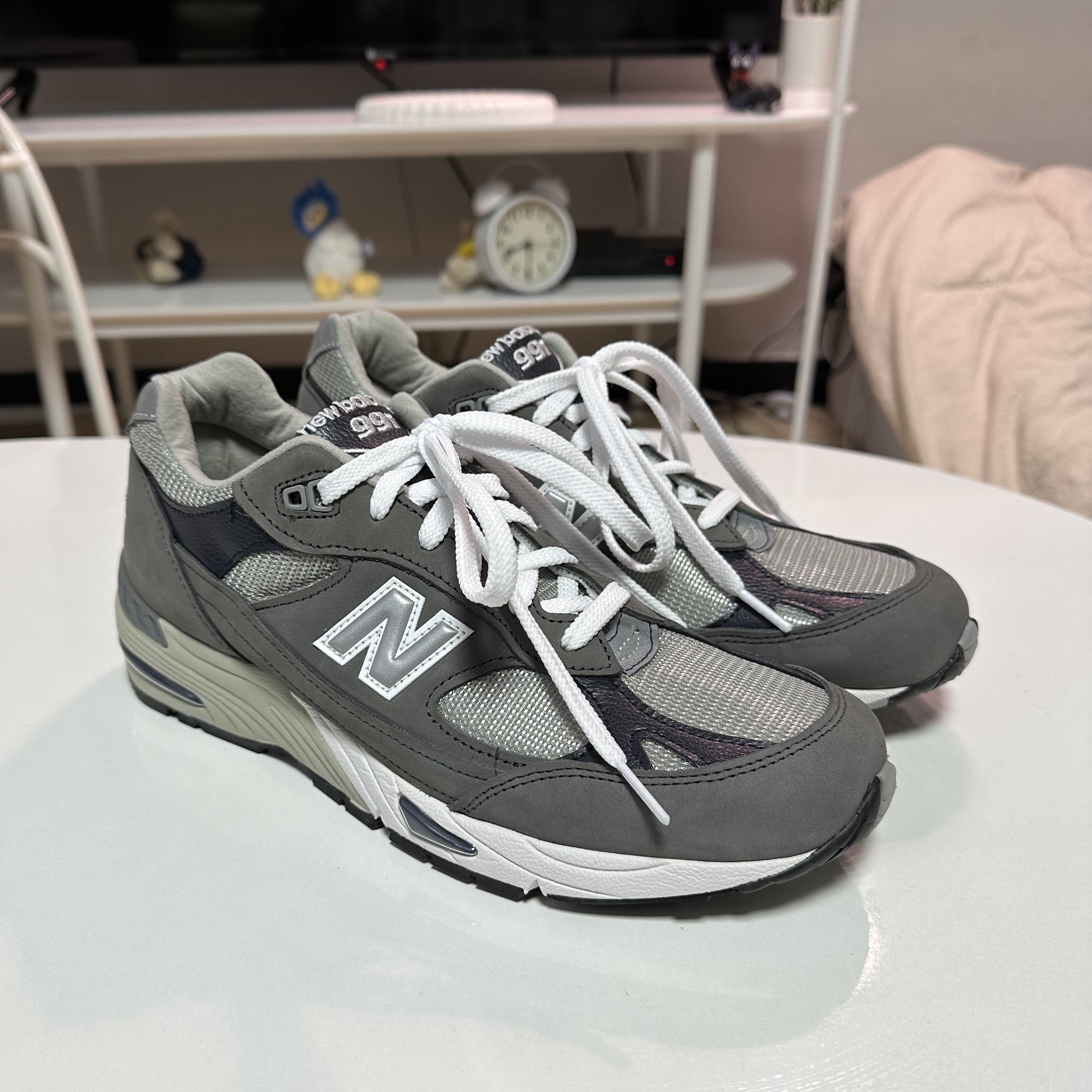 New Balance 991 Made in UK Castlerock Navy 착용 스타일 - 1