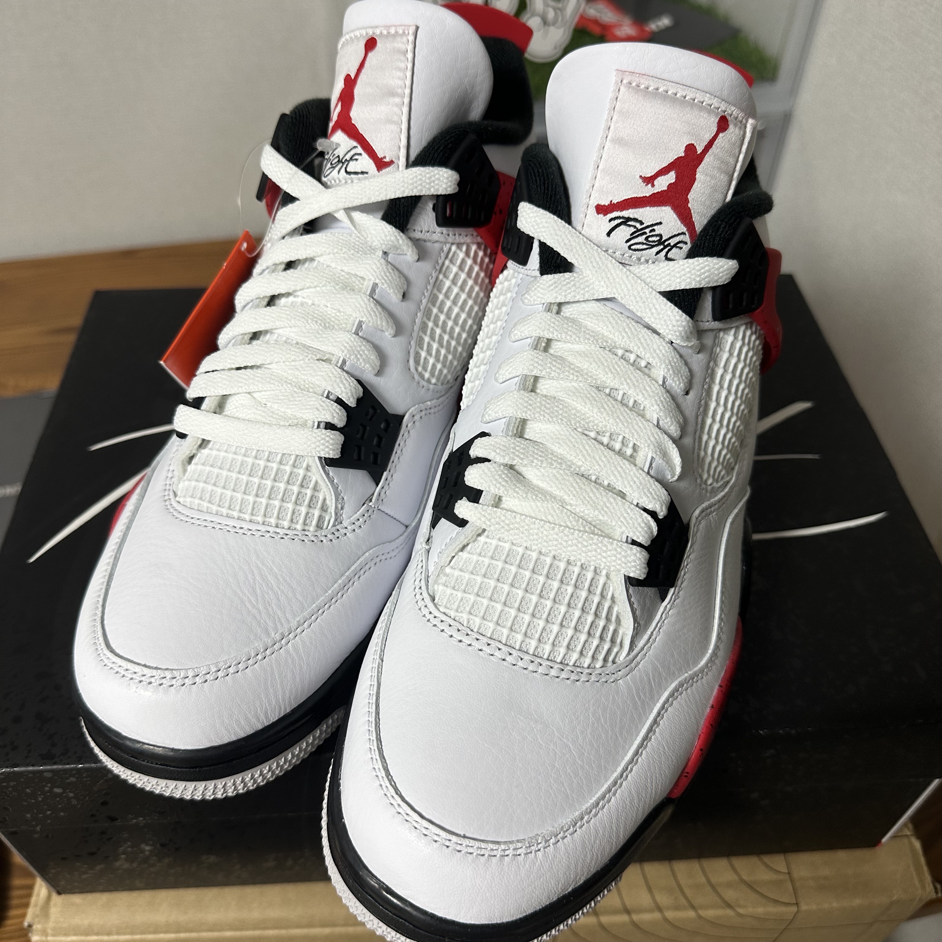 Jordan 4 Retro Red Cement 착용 스타일 - 2