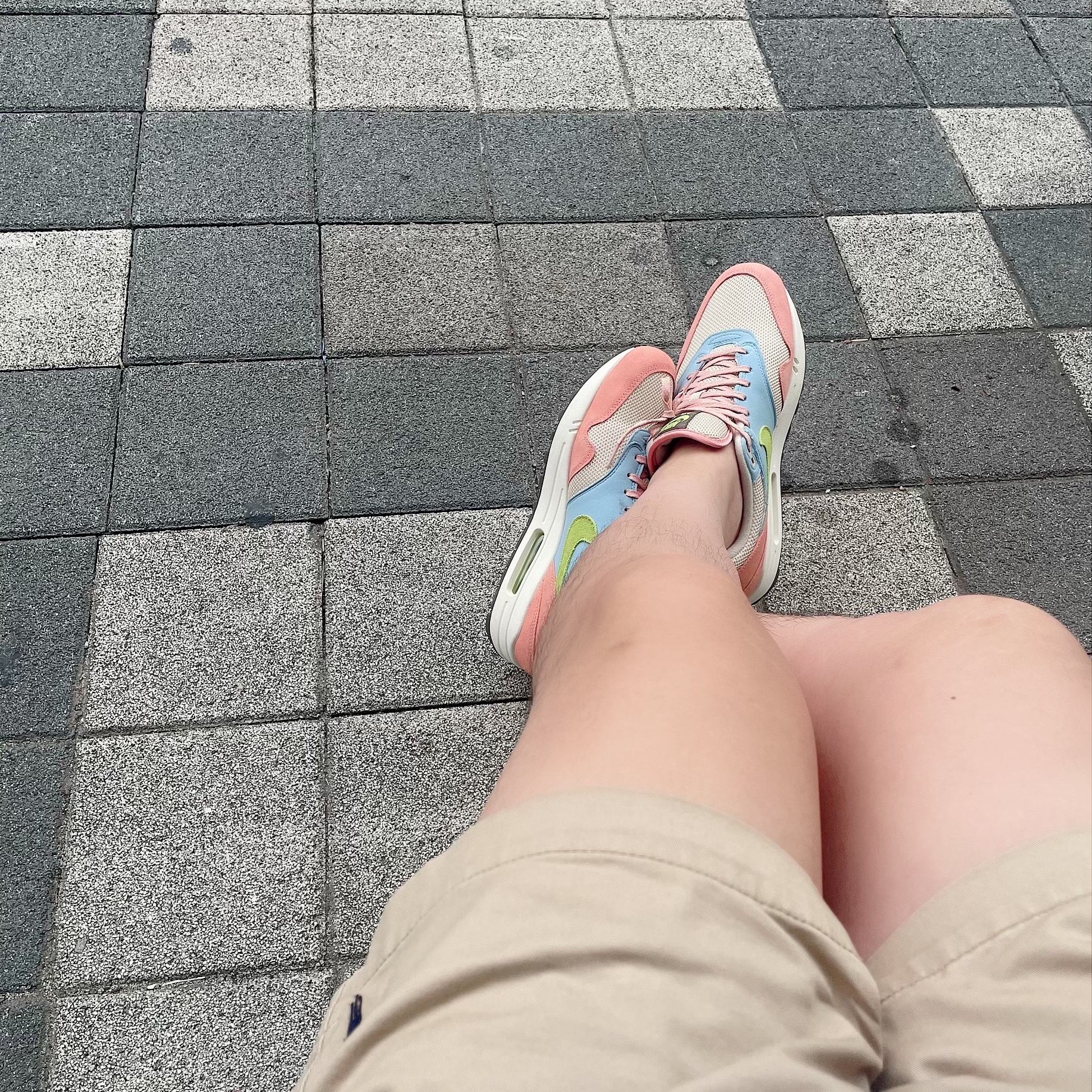 Nike Air Max 1 Light Madder Root and Worn Blue 착용 스타일
