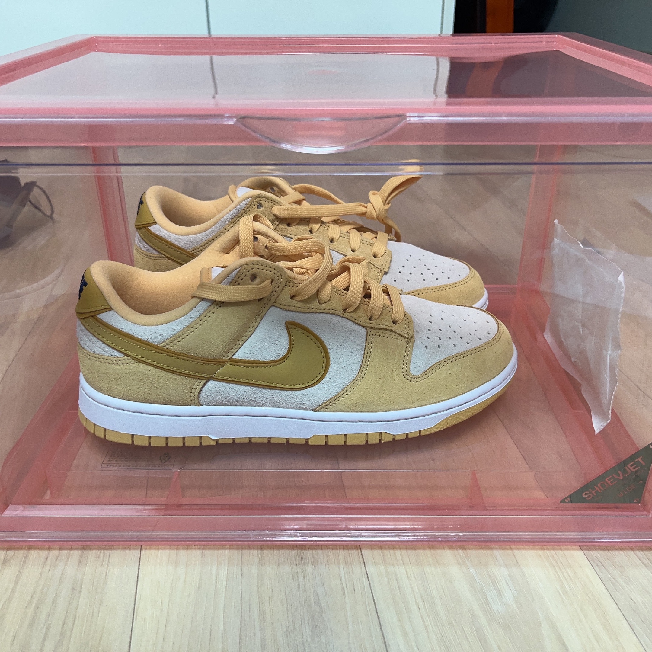(W) Nike Dunk Low LX Gold Suede 착용 스타일