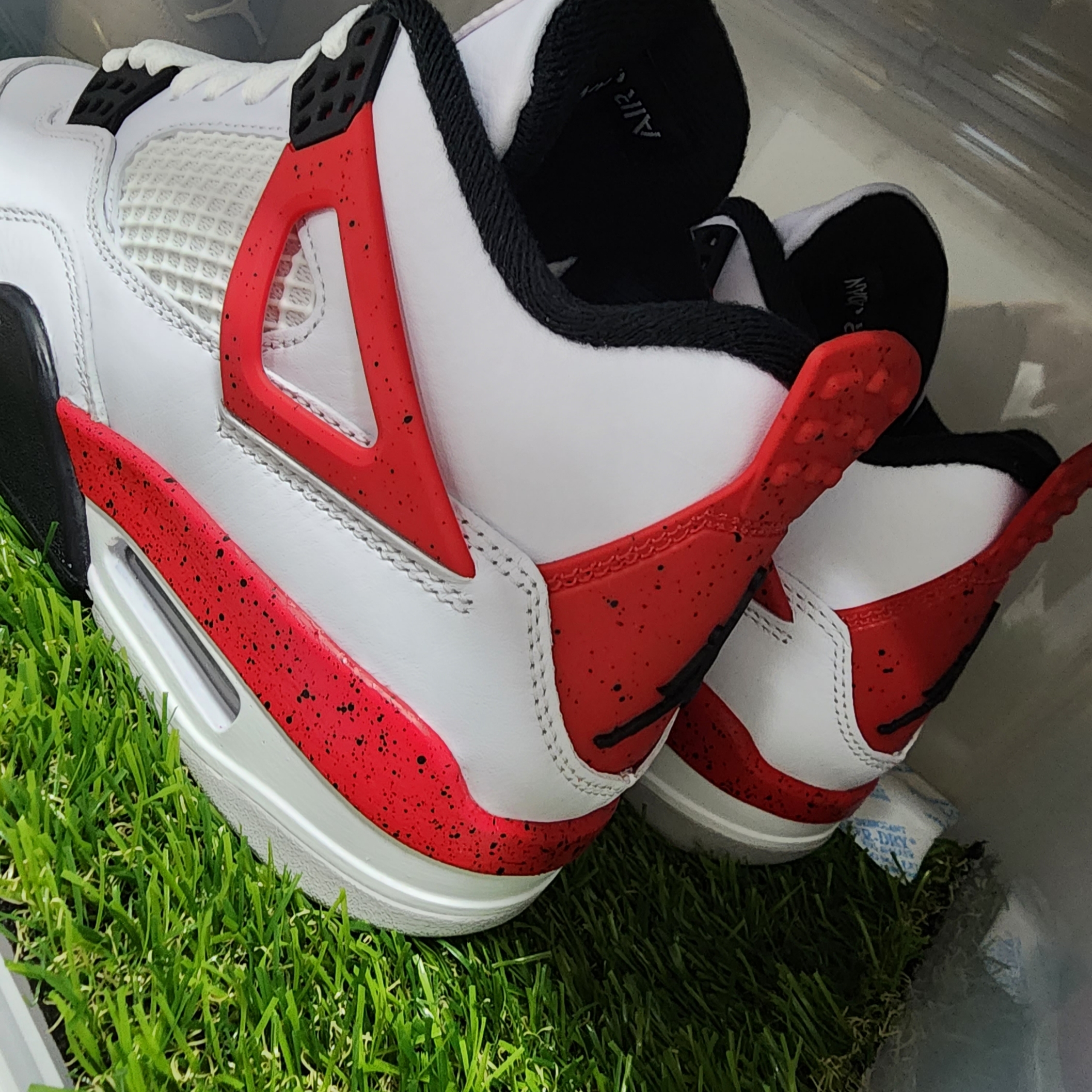 Jordan 4 Retro Red Cement 착용 스타일 - 3
