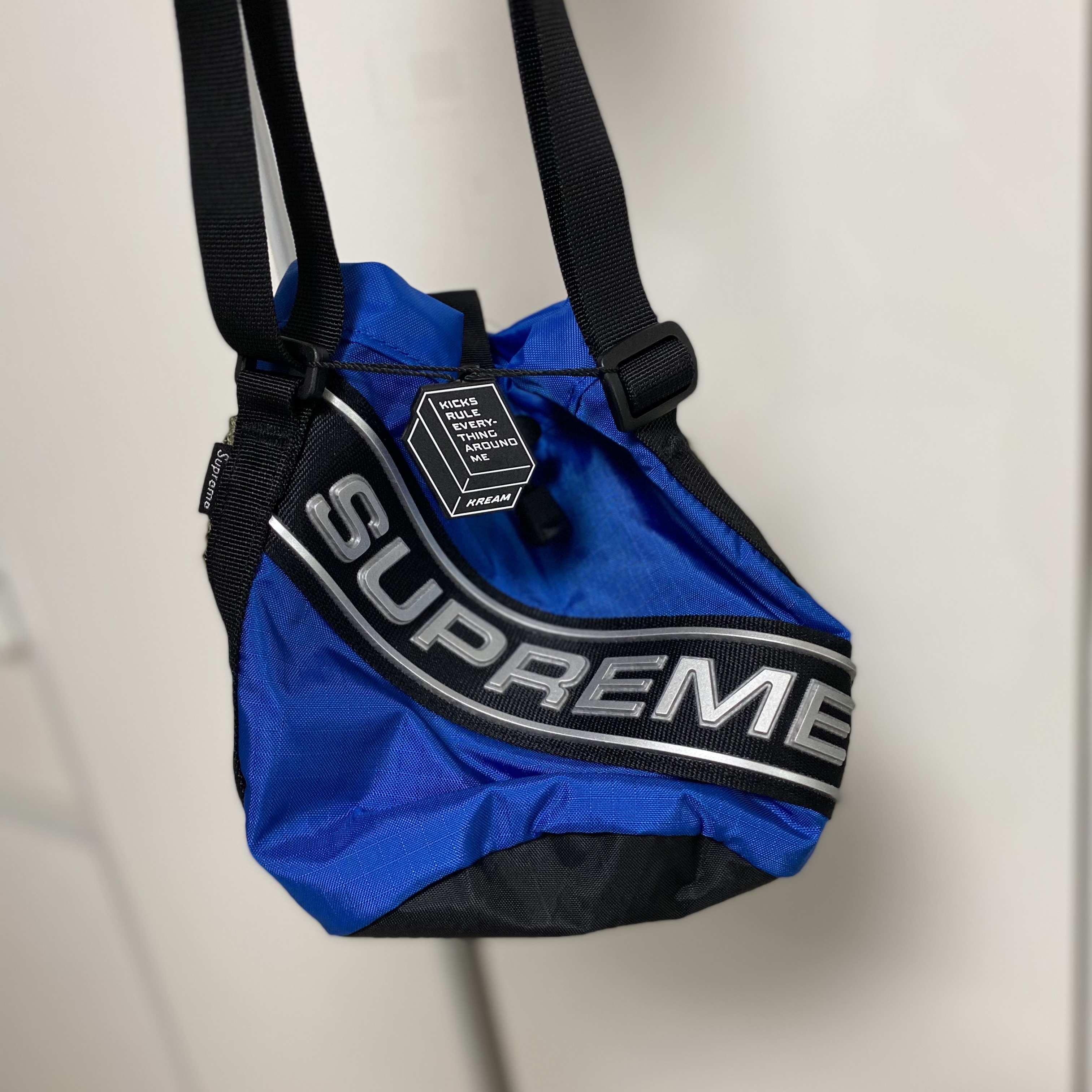 Supreme Small Cinch Pouch Blue - 23FW 착용 스타일