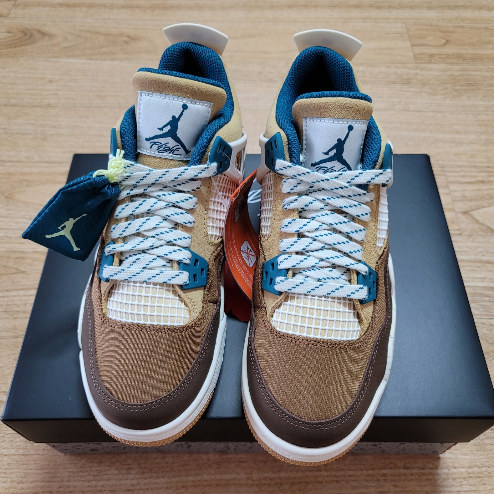 (GS) Jordan 4 Retro Outdoor Explorer 착용 스타일 - 1