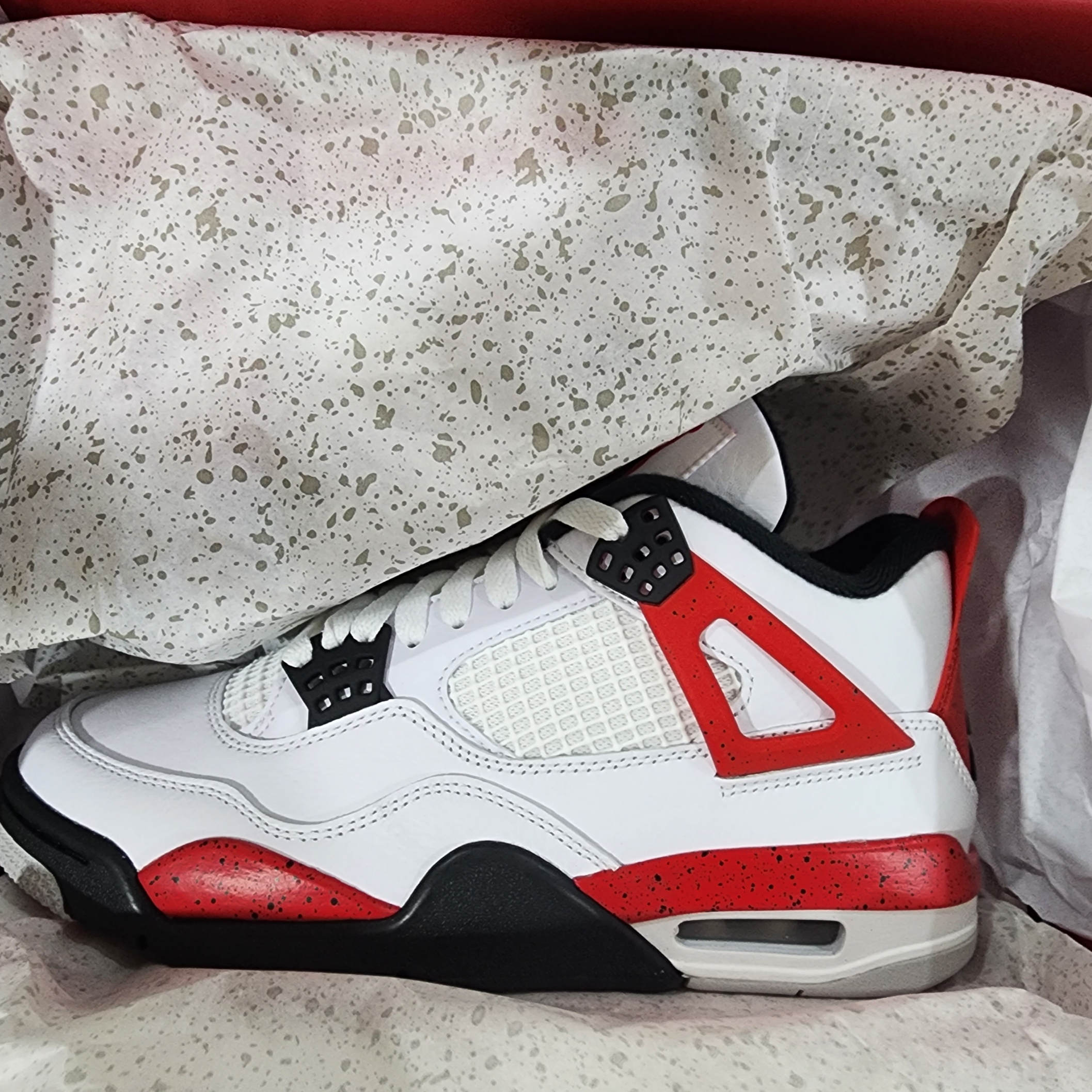 Jordan 4 Retro Red Cement 착용 스타일 - 5