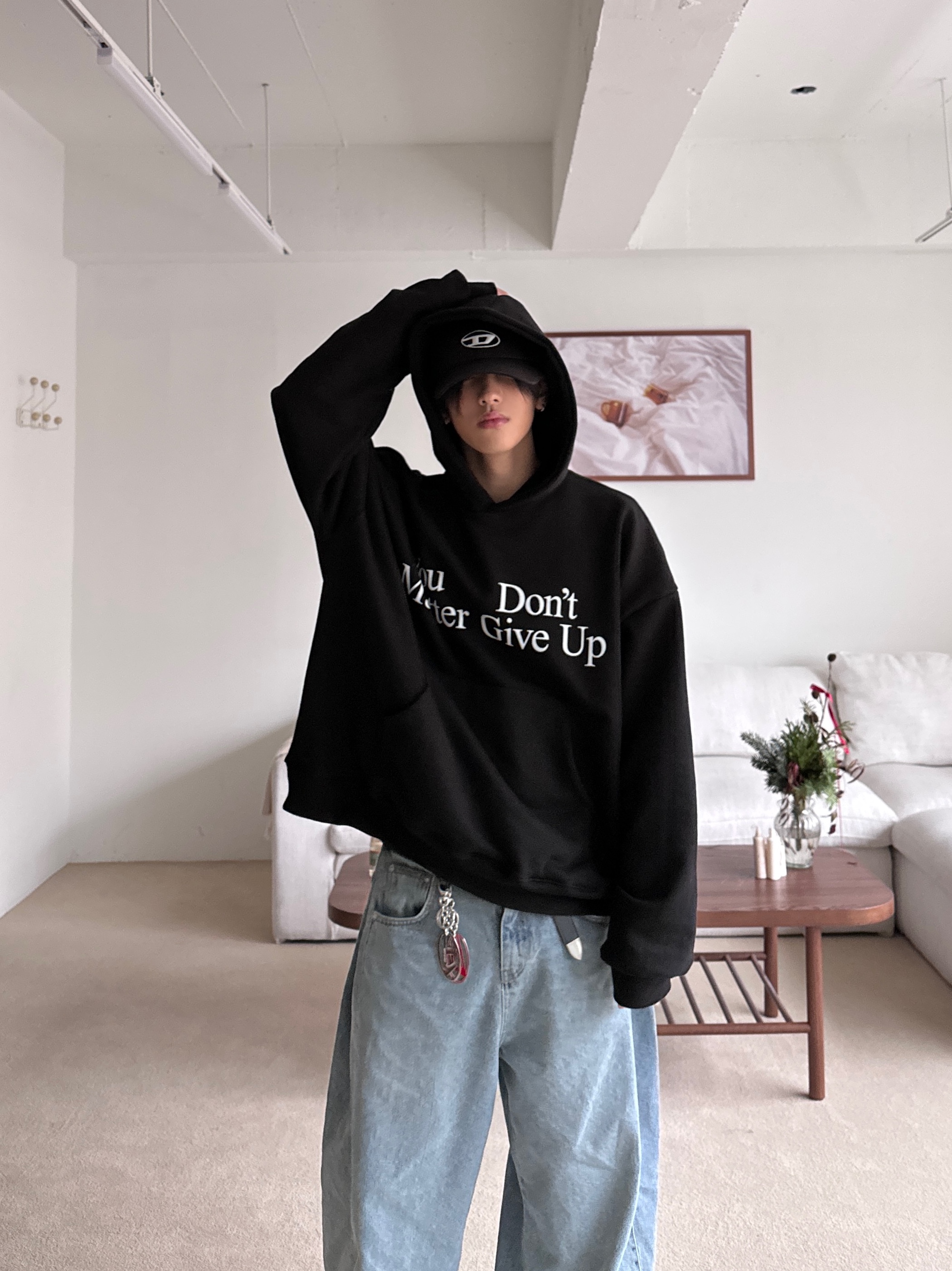 Balenciaga Defender Sneakers Beige, Diesel C-Rune Baseball Cap with D Logo Black 착용 스타일 - 2