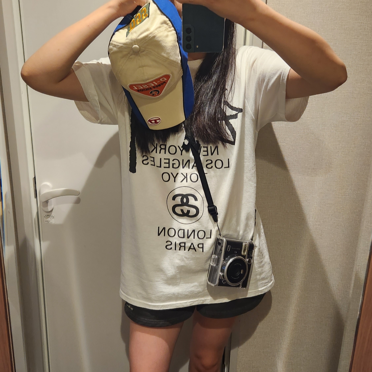 Stussy World Tour T-Shirt White 2023, Diesel C-Pavel Logo Patches Baseball Cap White 착용 스타일