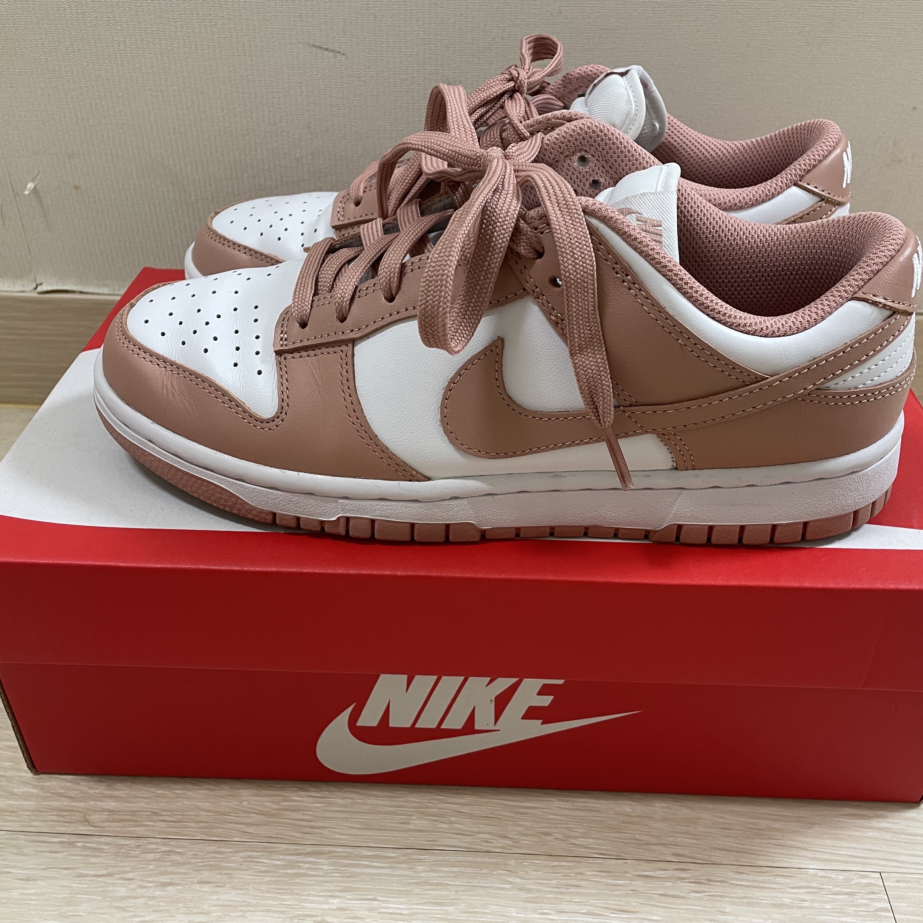 (W) Nike Dunk Low Rose Whisper 착용 스타일 - 2