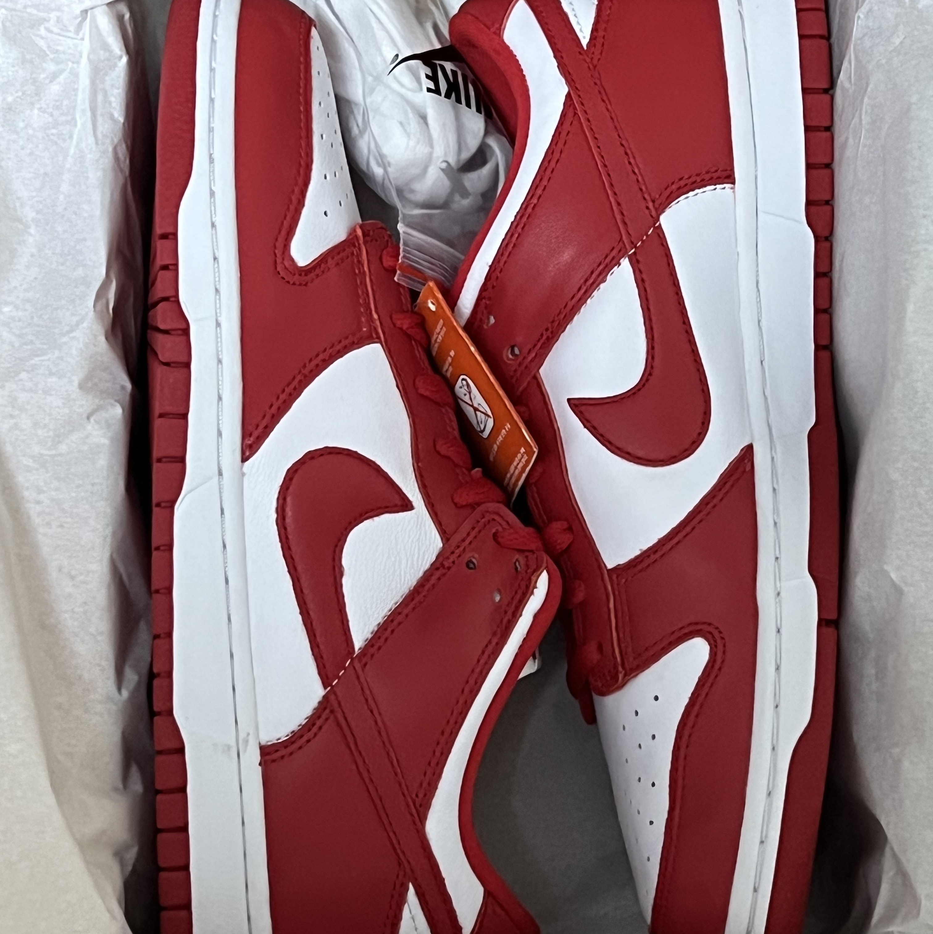 Nike Dunk Low SP White and University Red 2023 착용 스타일 - 2