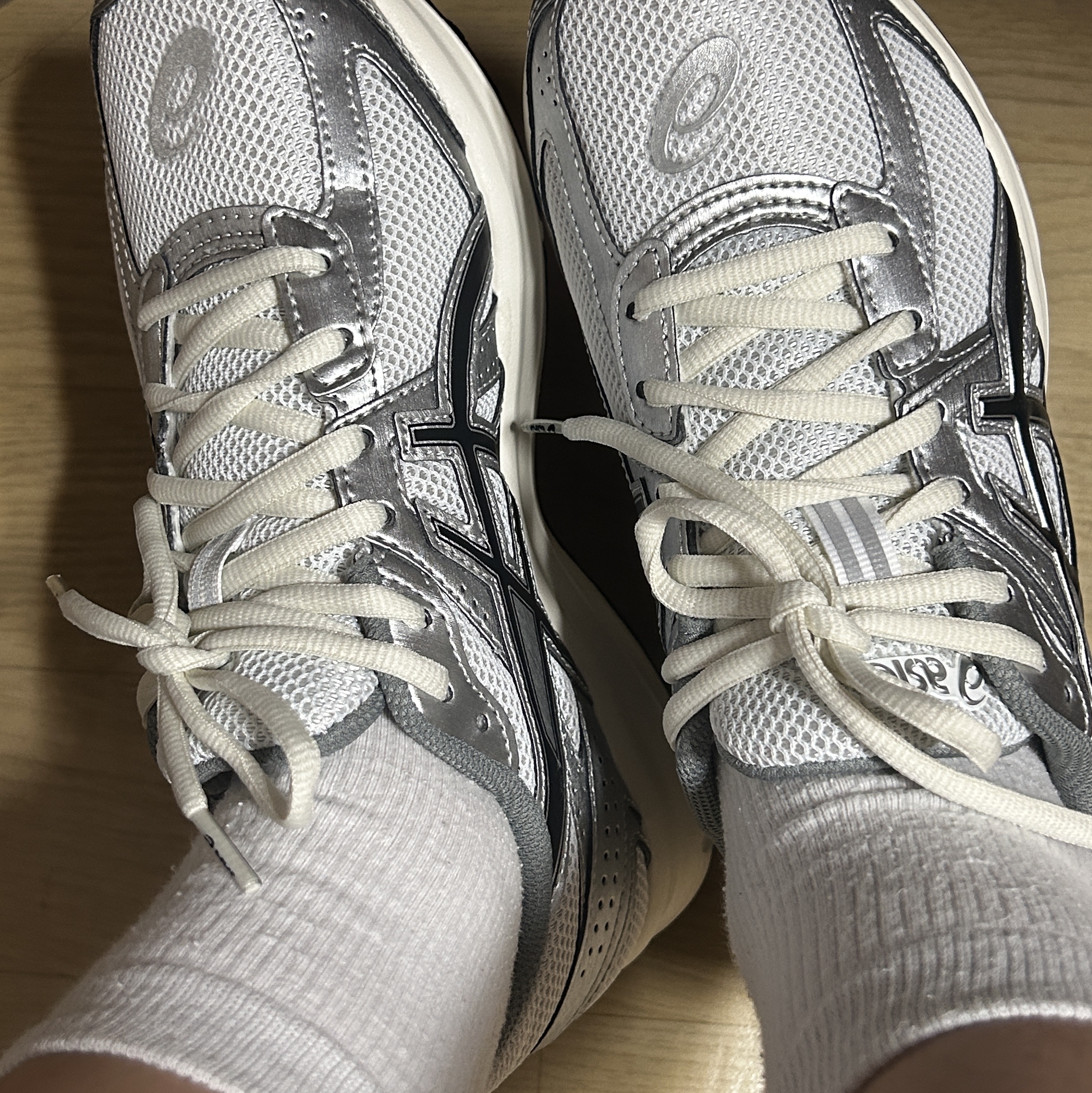 Asics Jog 100 S White Black - 2E Wide 착용 스타일 - 2